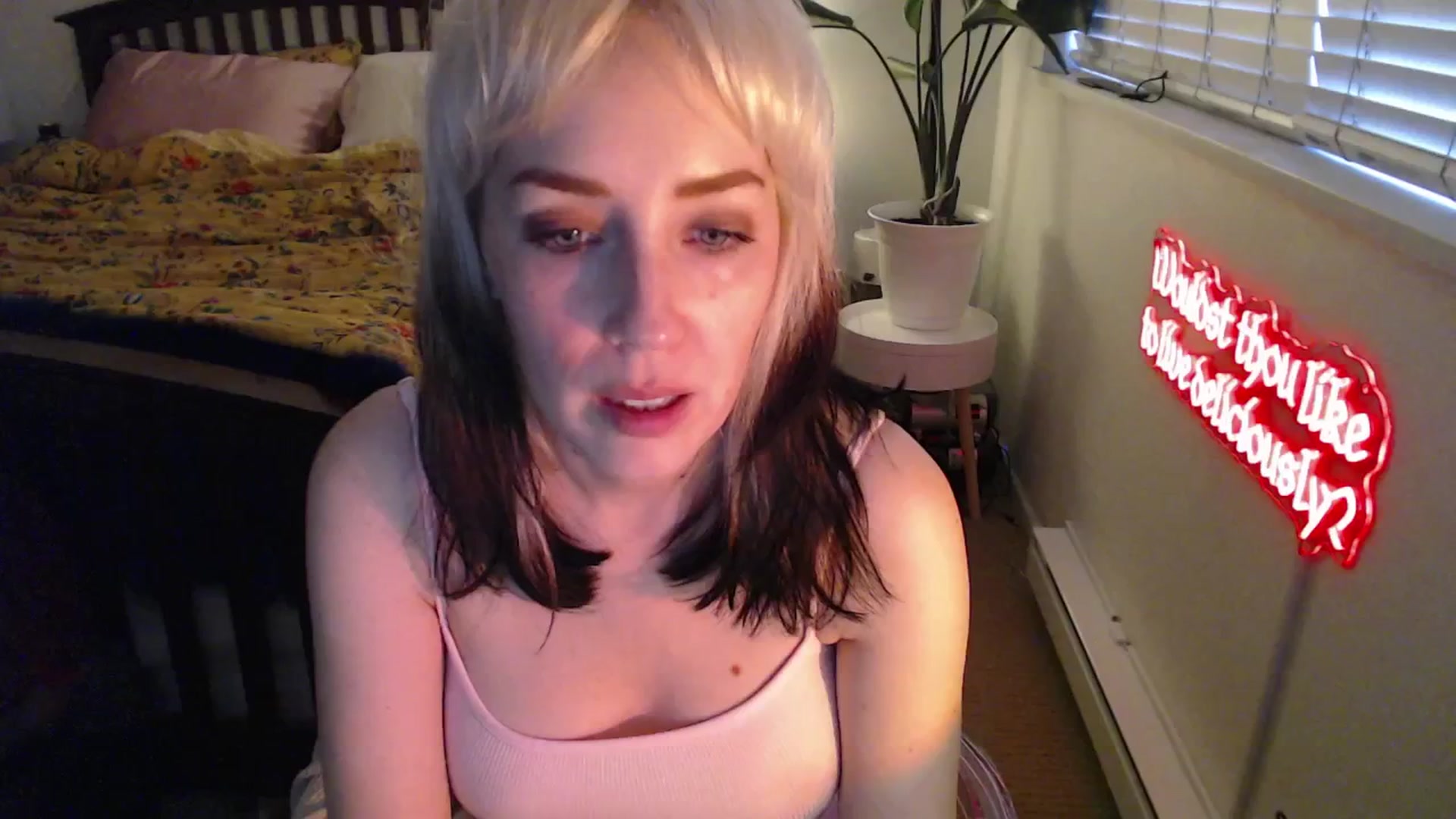 Gallery image thumbnail from NahlaHoney's myfreecams stream on, 03/31/2025, 02:40 image 16 of 20