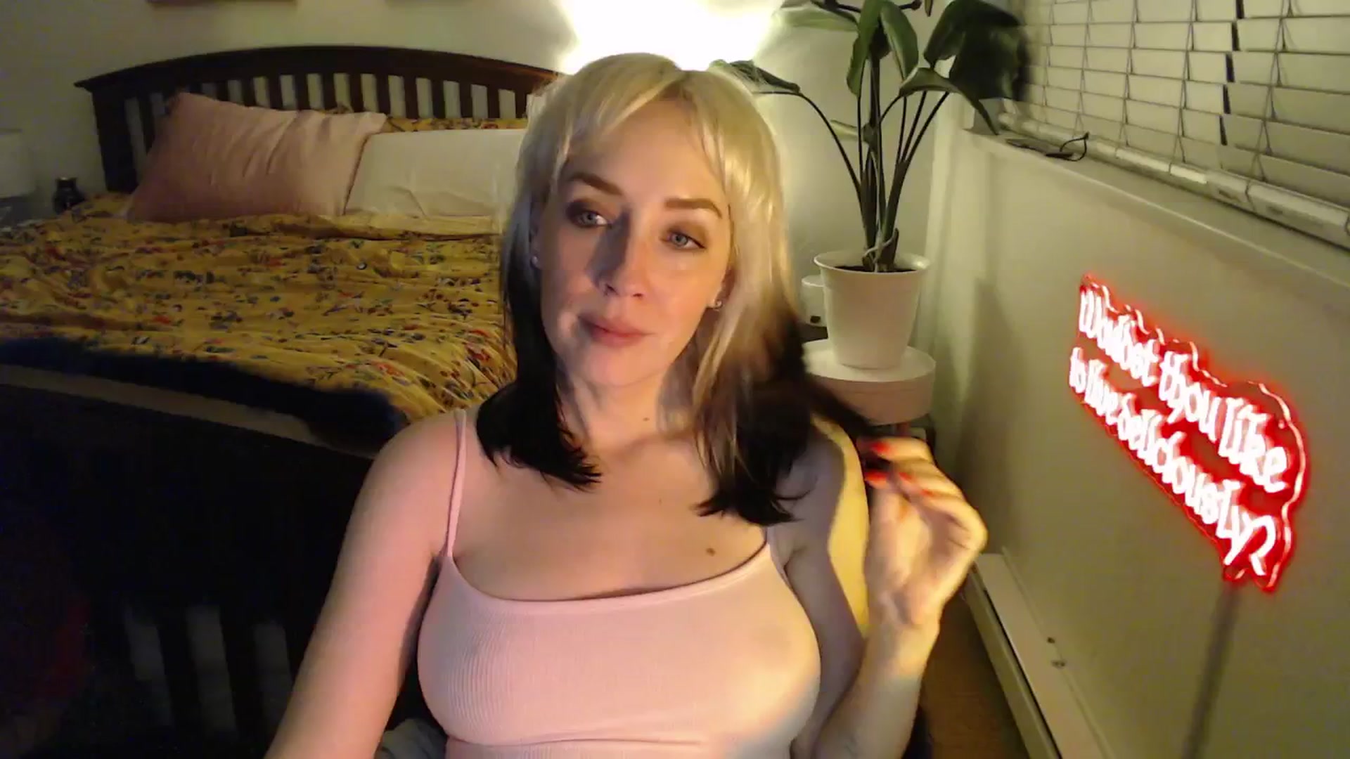 Gallery image thumbnail from NahlaHoney's myfreecams stream on, 03/31/2025, 03:50 image 4 of 20