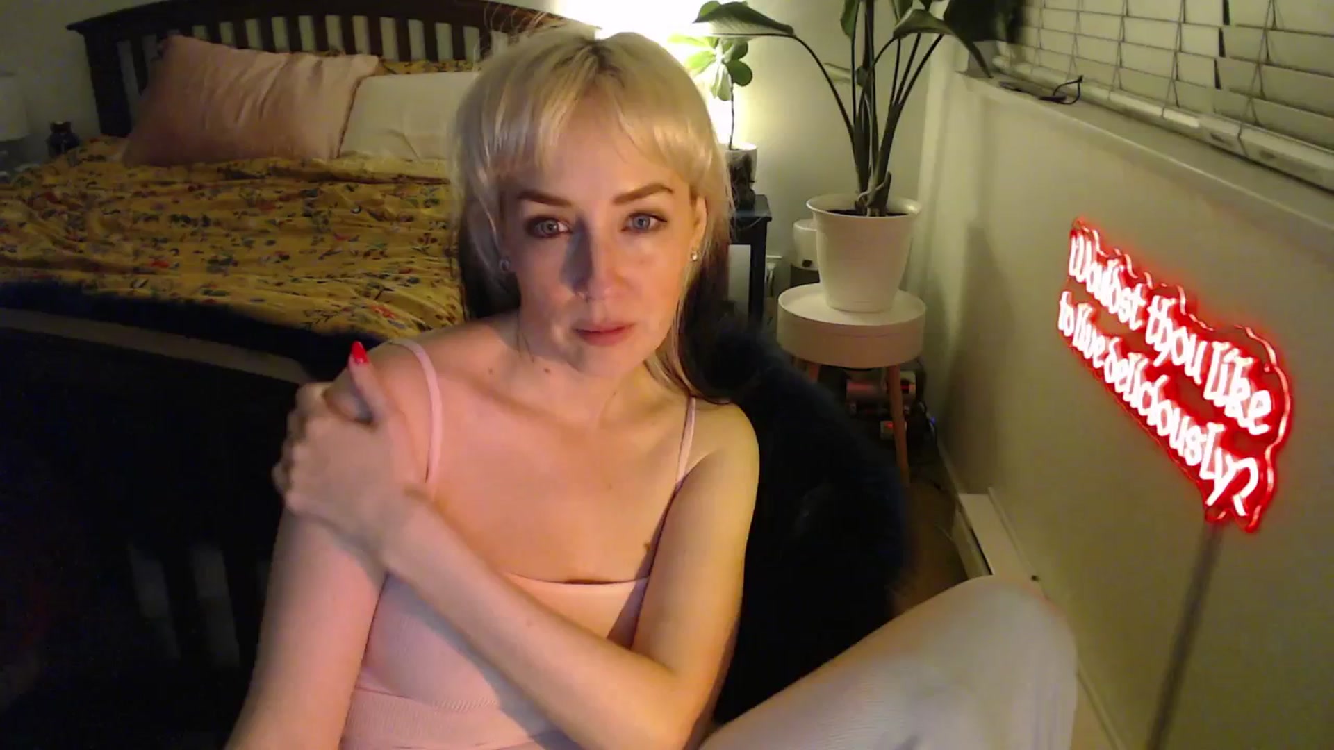 Gallery image thumbnail from NahlaHoney's myfreecams stream on, 03/31/2025, 03:50 image 17 of 20