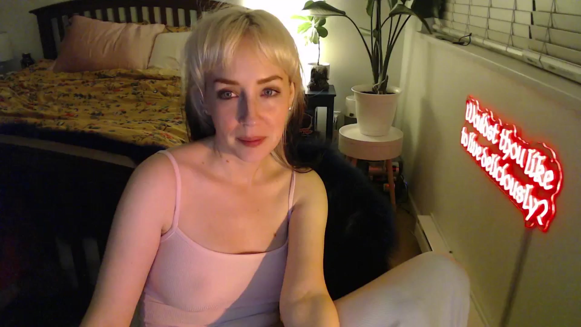 Gallery image thumbnail from NahlaHoney's myfreecams stream on, 03/31/2025, 03:50 image 18 of 20