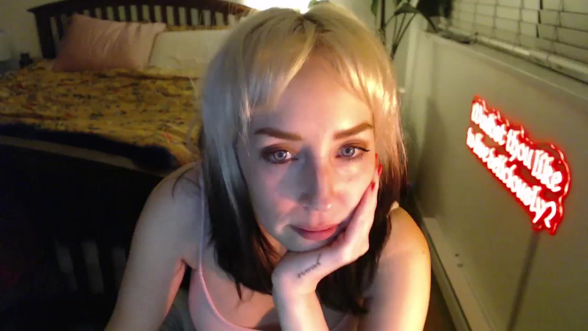 Gallery image thumbnail from NahlaHoney's myfreecams stream on, 03/31/2025, 03:50 image 8 of 20