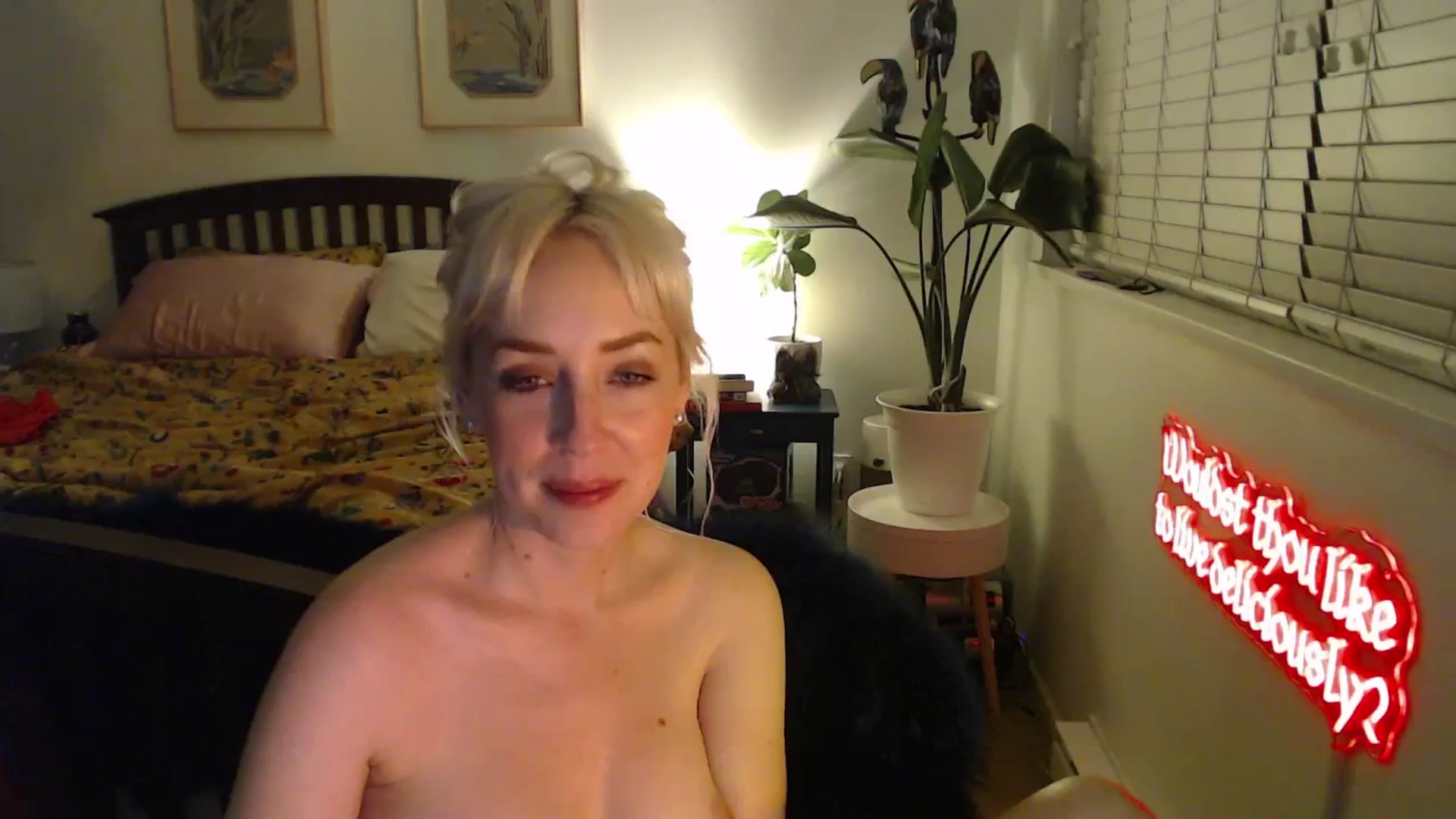 Gallery image thumbnail from NahlaHoney's myfreecams stream on, 04/02/2025, 05:31 image 5 of 20