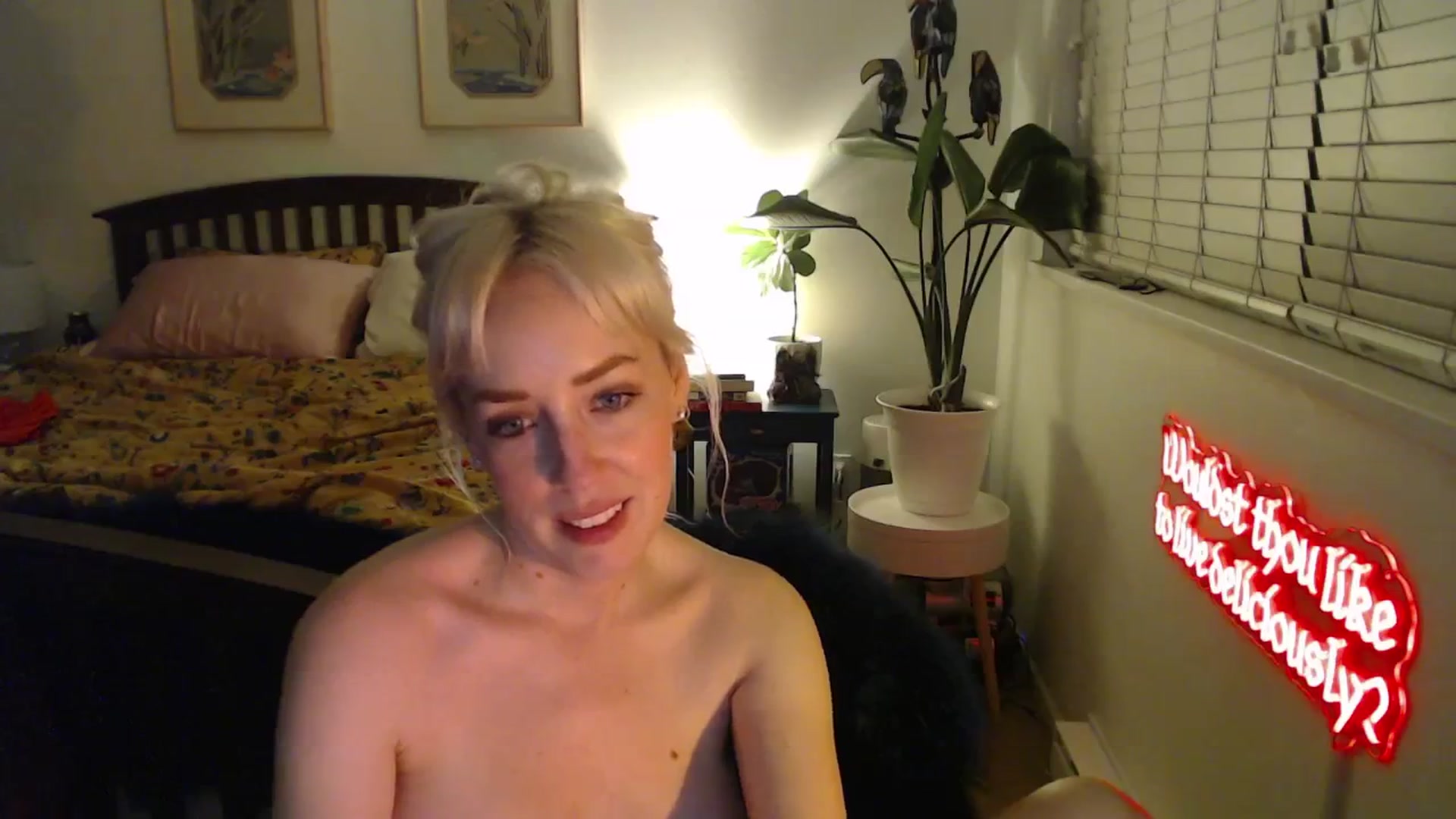 Gallery image thumbnail from NahlaHoney's myfreecams stream on, 04/02/2025, 05:31 image 9 of 20