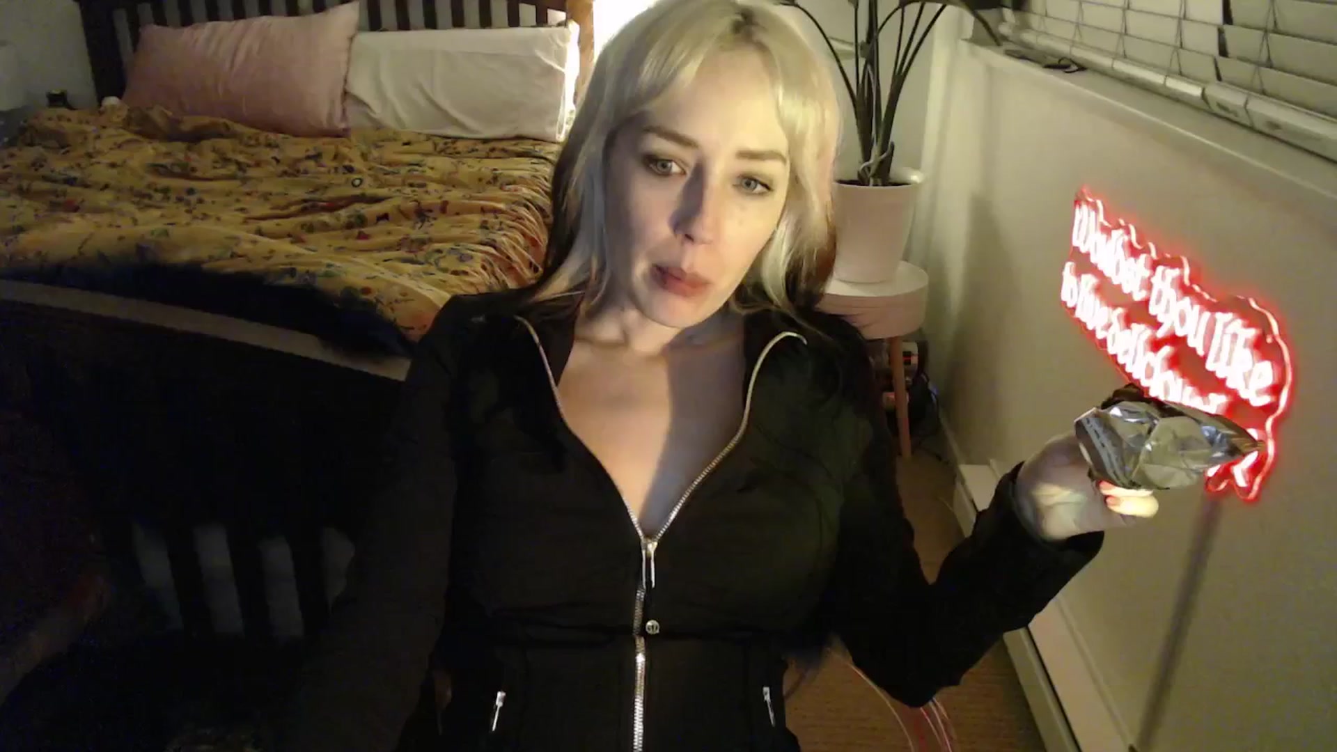 Gallery image thumbnail from NahlaHoney's myfreecams stream on, 04/03/2025, 05:13 image 16 of 20