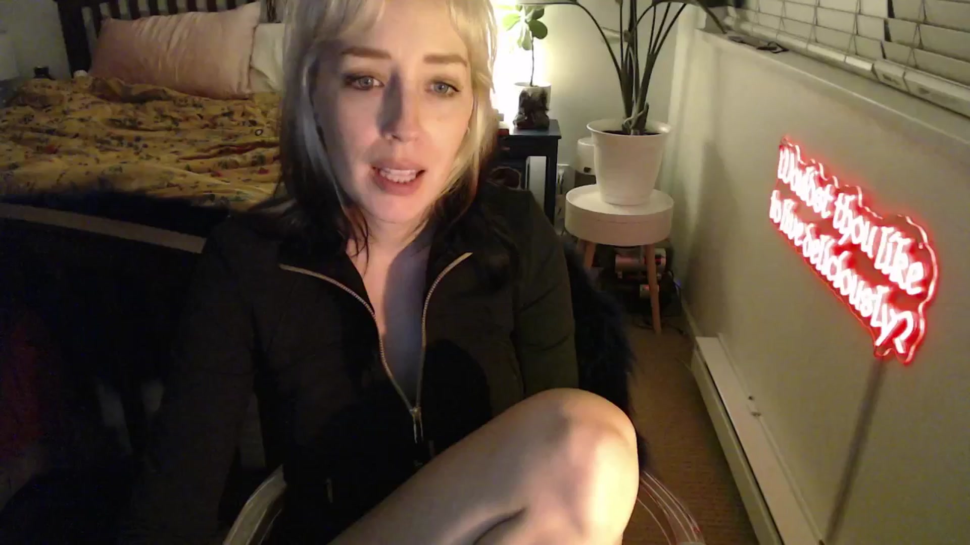 Gallery image thumbnail from NahlaHoney's myfreecams stream on, 04/03/2025, 05:13 image 6 of 20