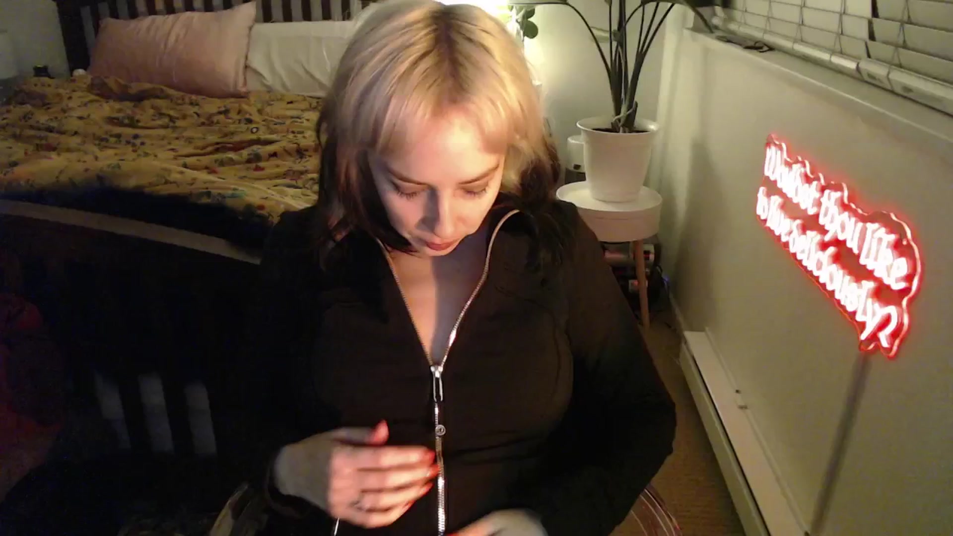 Gallery image thumbnail from NahlaHoney's myfreecams stream on, 04/03/2025, 05:13 image 17 of 20