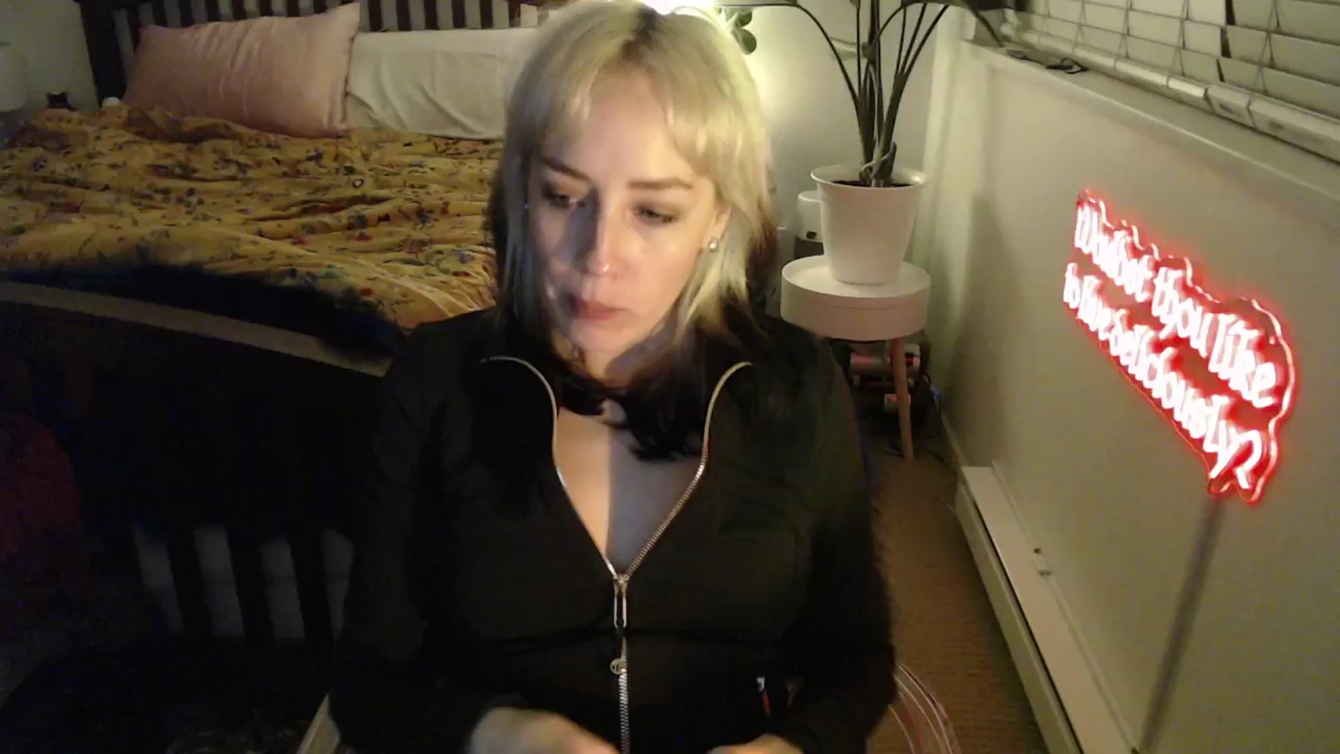 Gallery image thumbnail from NahlaHoney's myfreecams stream on, 04/03/2025, 05:13 image 12 of 20