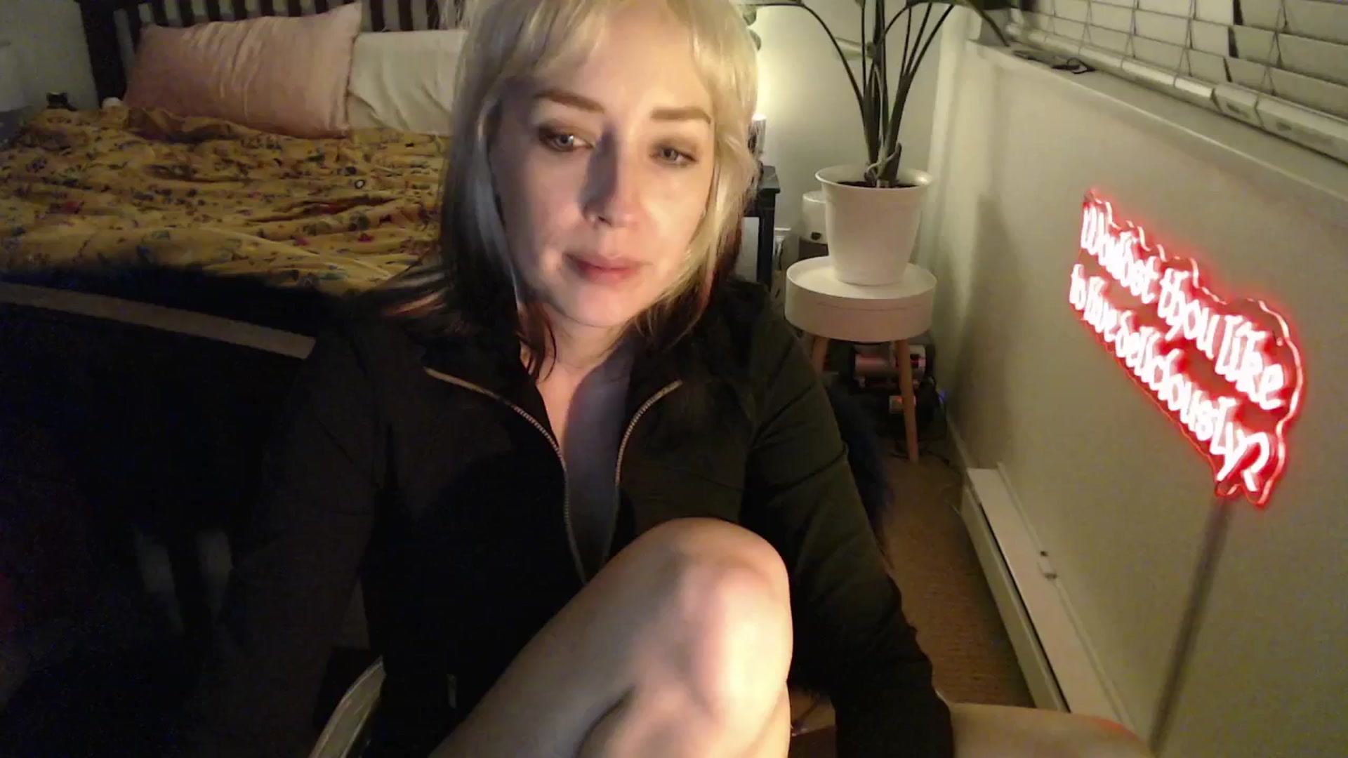 Gallery image thumbnail from NahlaHoney's myfreecams stream on, 04/03/2025, 05:13 image 7 of 20
