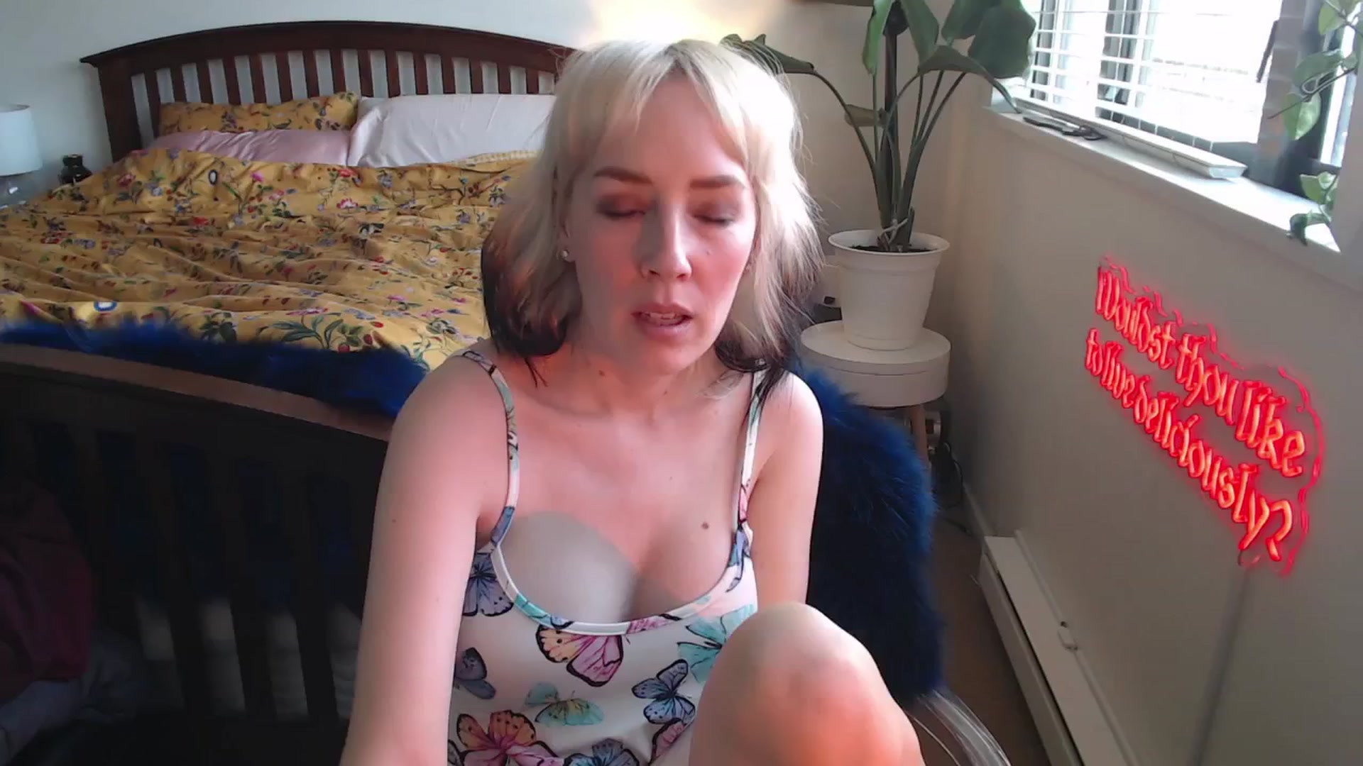Gallery image thumbnail from NahlaHoney's myfreecams stream on, 04/04/2025, 02:26 image 8 of 20