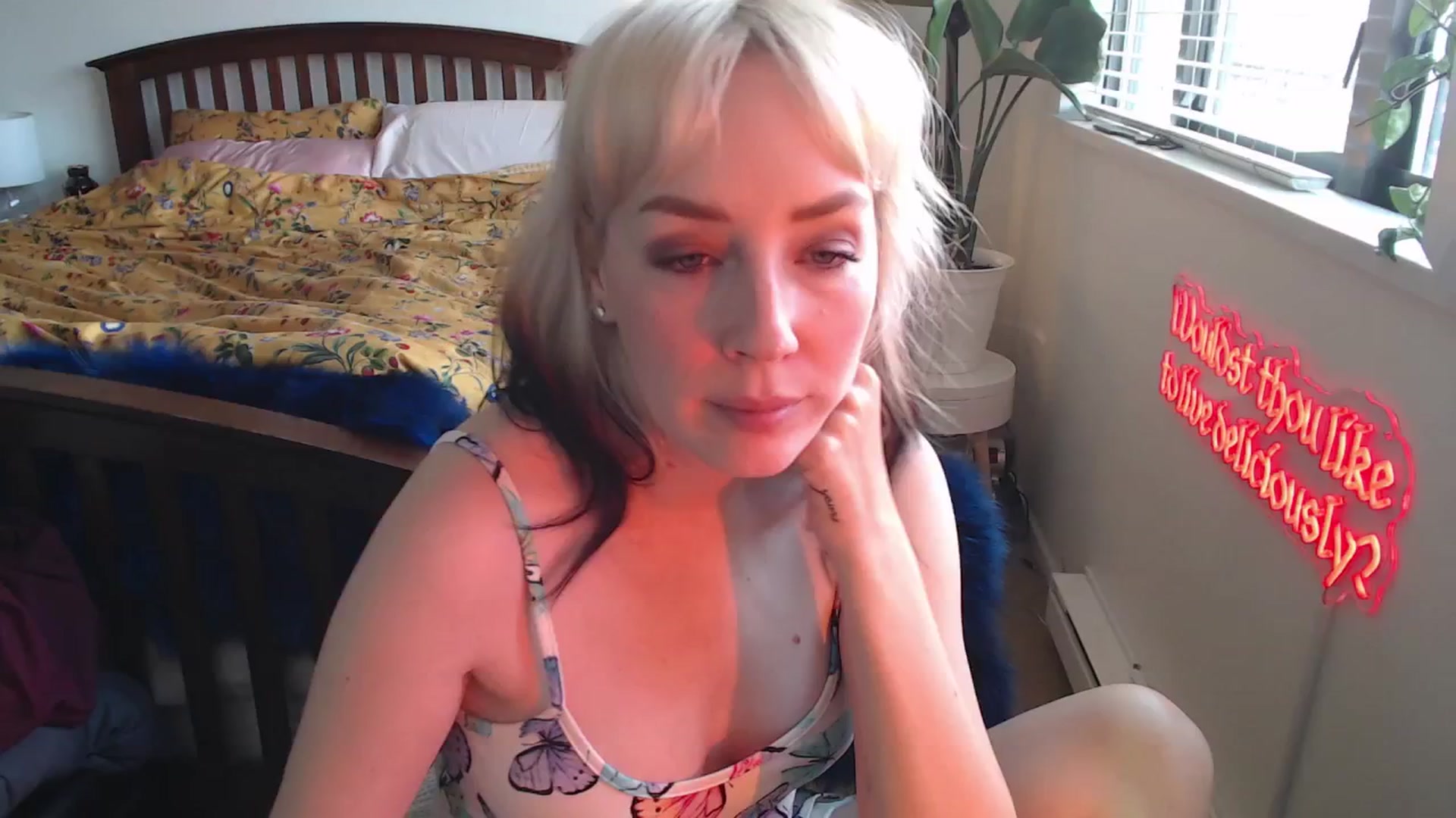Gallery image thumbnail from NahlaHoney's myfreecams stream on, 04/04/2025, 02:26 image 11 of 20