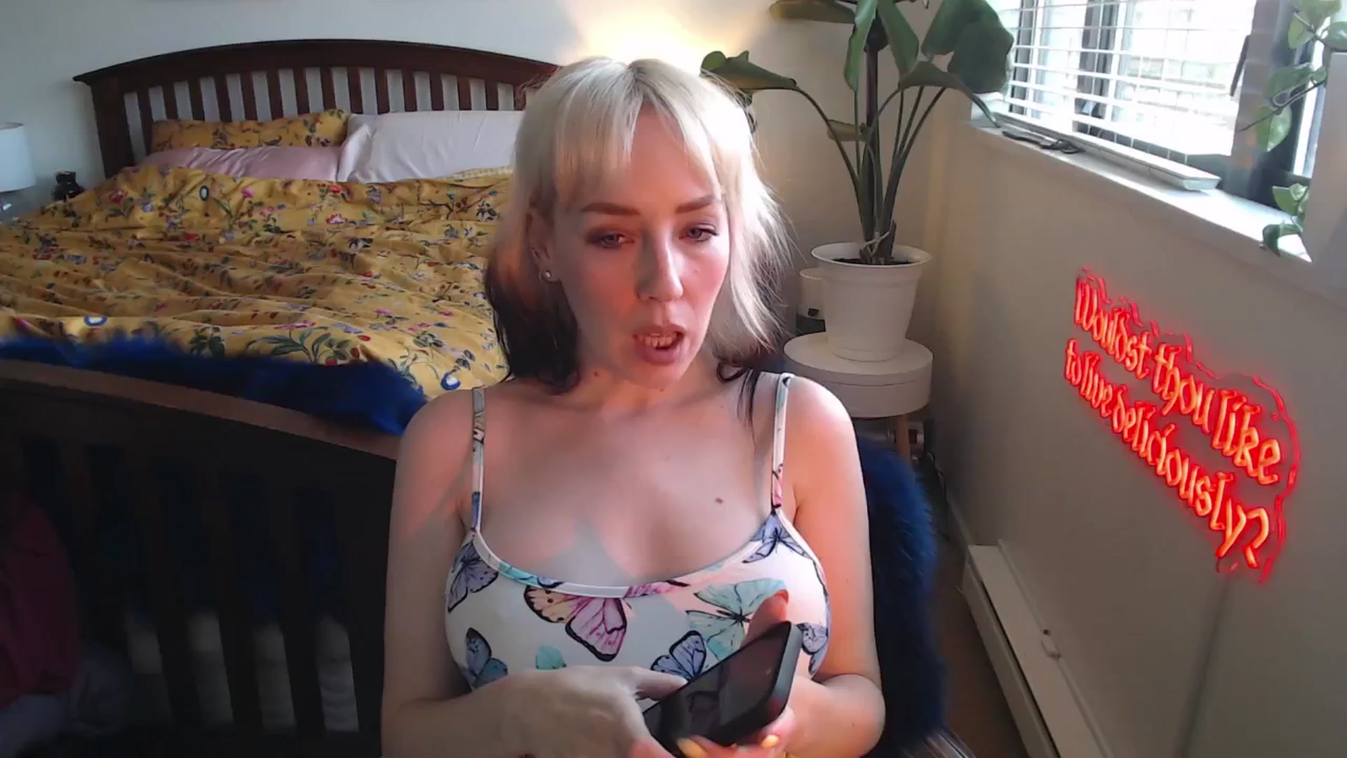Gallery image thumbnail from NahlaHoney's myfreecams stream on, 04/04/2025, 02:26 image 15 of 20