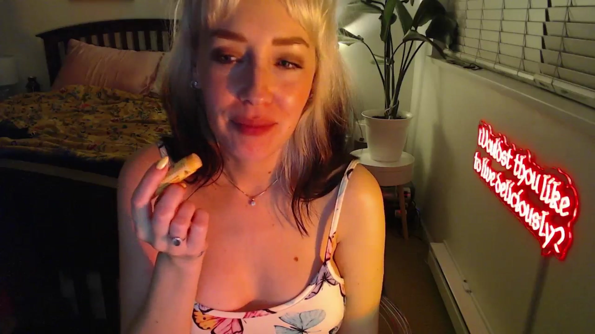 Gallery image thumbnail from NahlaHoney's myfreecams stream on, 04/04/2025, 04:53 image 5 of 20
