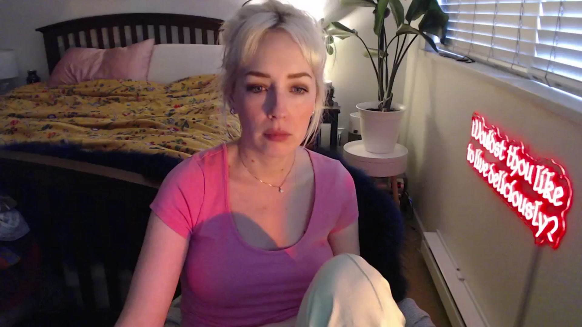 Gallery image thumbnail from NahlaHoney's myfreecams stream on, 04/08/2025, 04:53 image 2 of 20