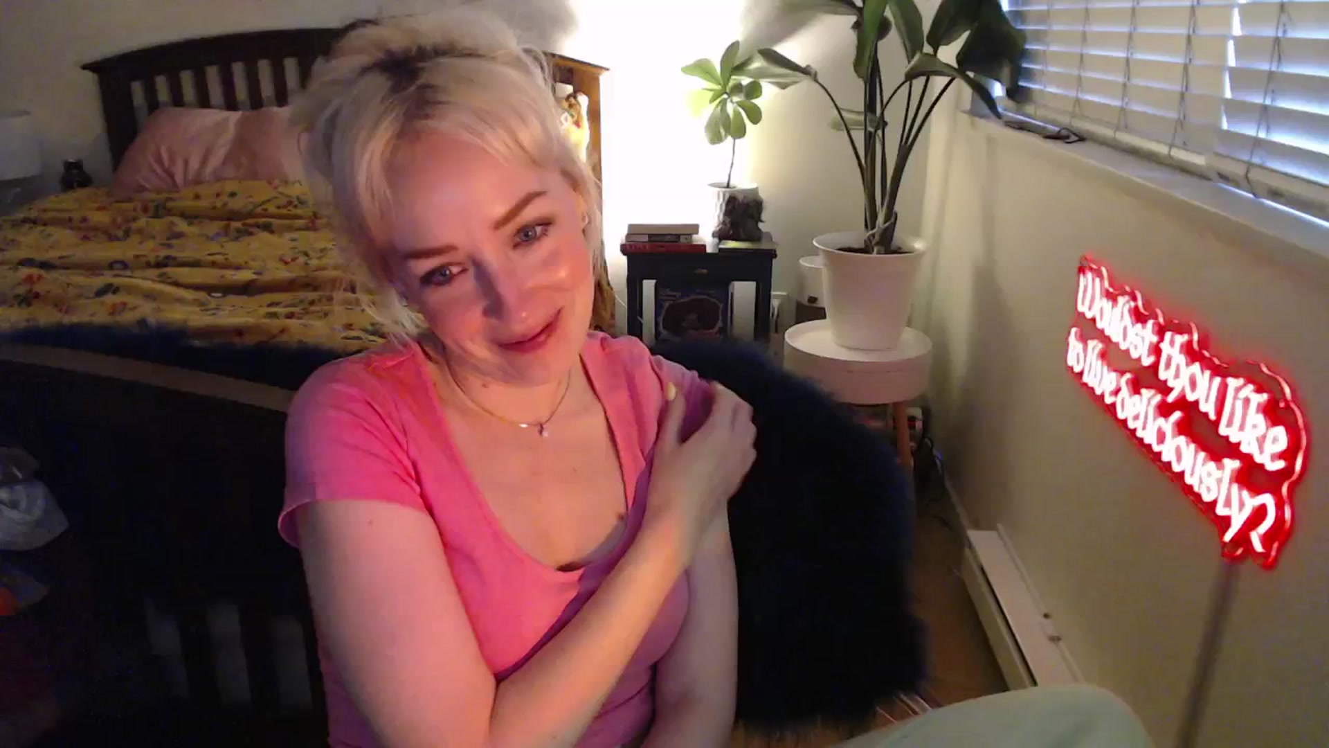 Gallery image thumbnail from NahlaHoney's myfreecams stream on, 04/08/2025, 04:53 image 6 of 20