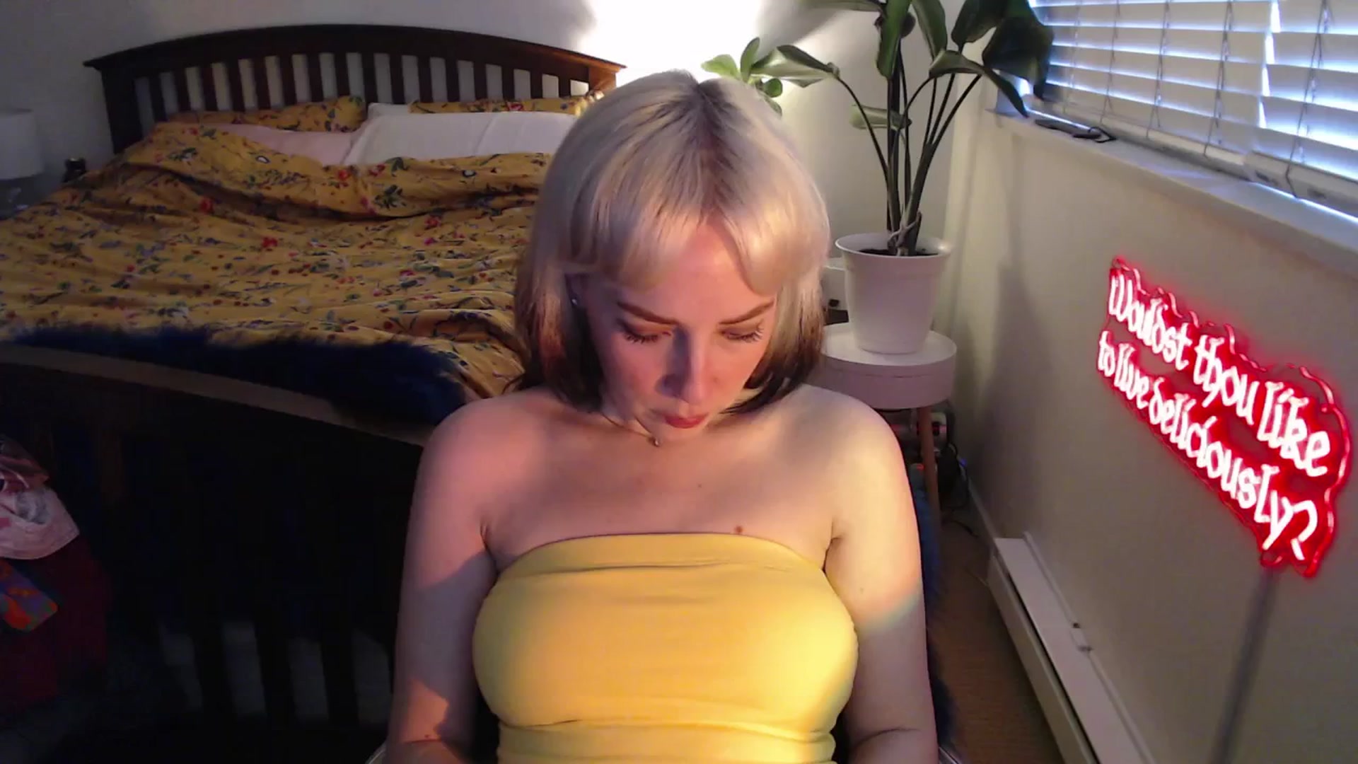 Gallery image thumbnail from NahlaHoney's myfreecams stream on, 04/09/2025, 03:31 image 3 of 20