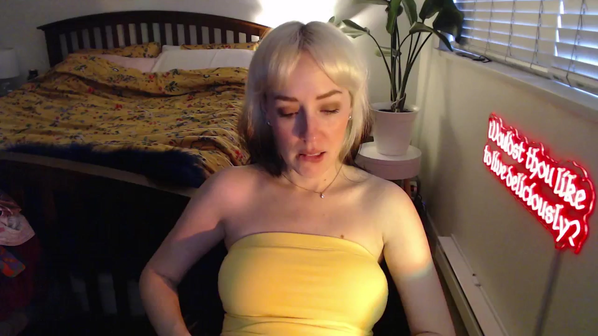 Gallery image thumbnail from NahlaHoney's myfreecams stream on, 04/09/2025, 03:31 image 5 of 20