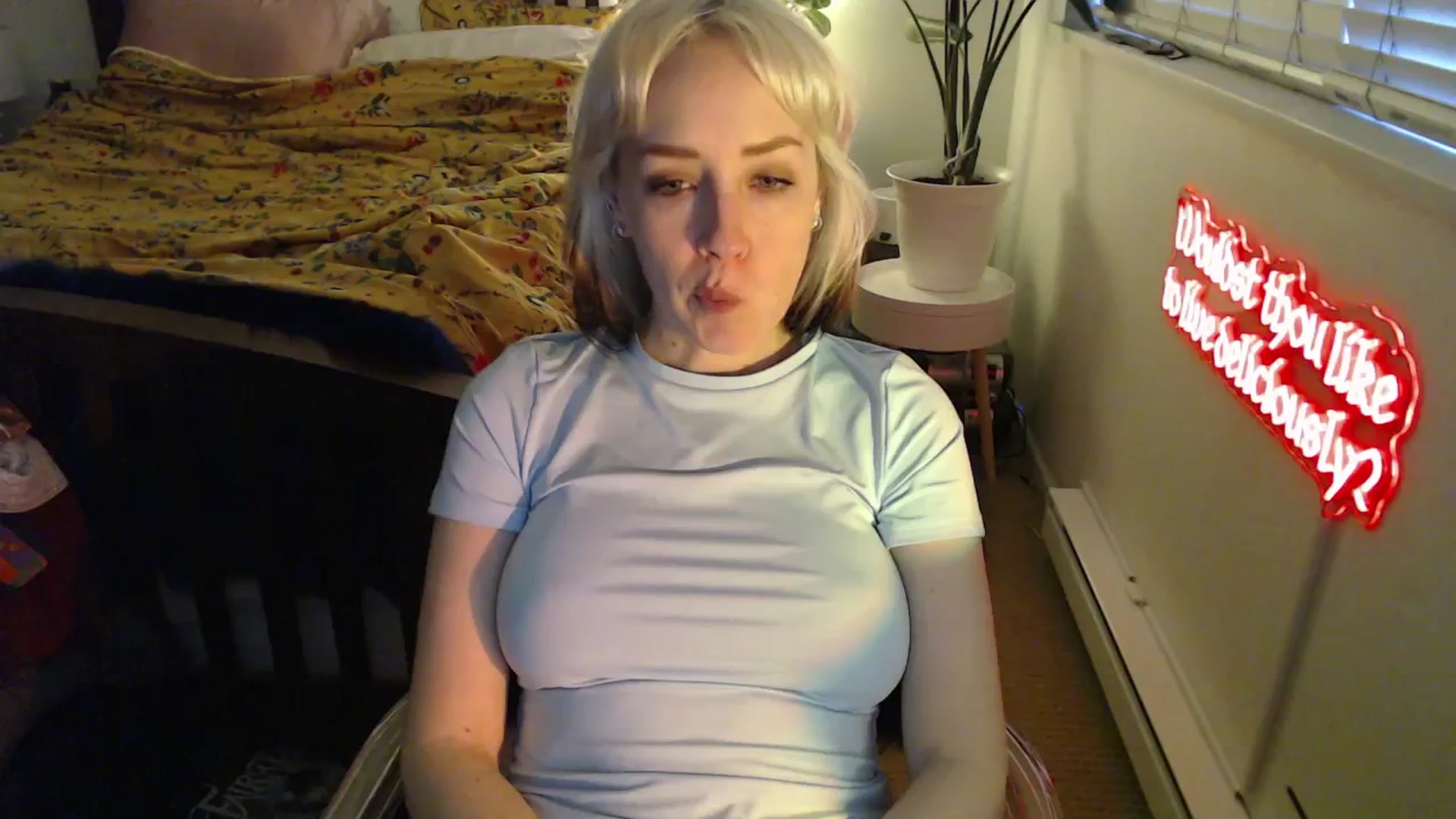 Gallery image thumbnail from NahlaHoney's myfreecams stream on, 04/10/2025, 03:11 image 1 of 20