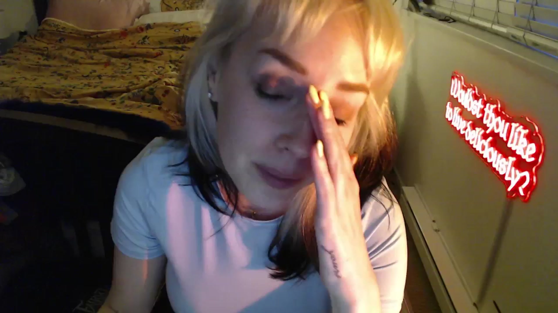 Gallery image thumbnail from NahlaHoney's myfreecams stream on, 04/10/2025, 03:11 image 18 of 20