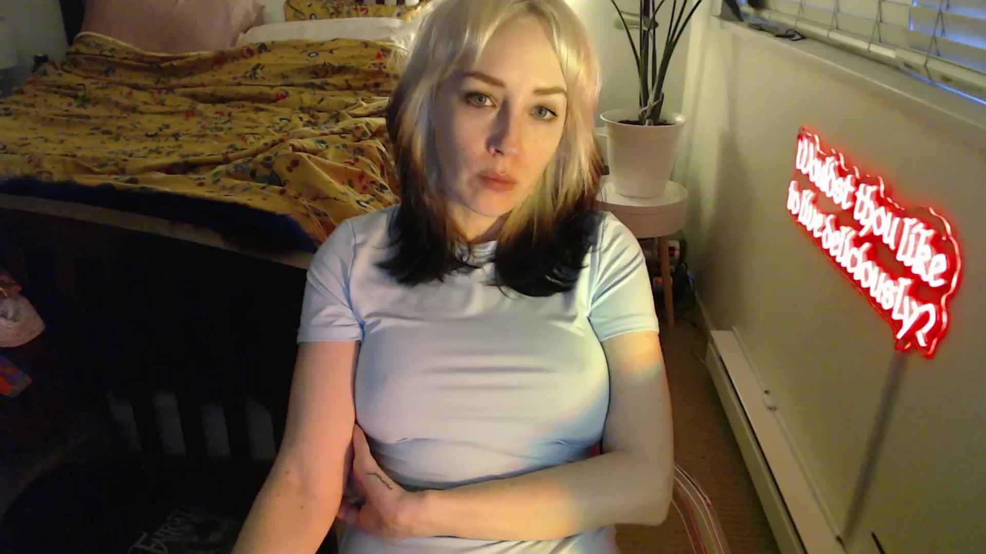 Gallery image thumbnail from NahlaHoney's myfreecams stream on, 04/10/2025, 03:11 image 10 of 20