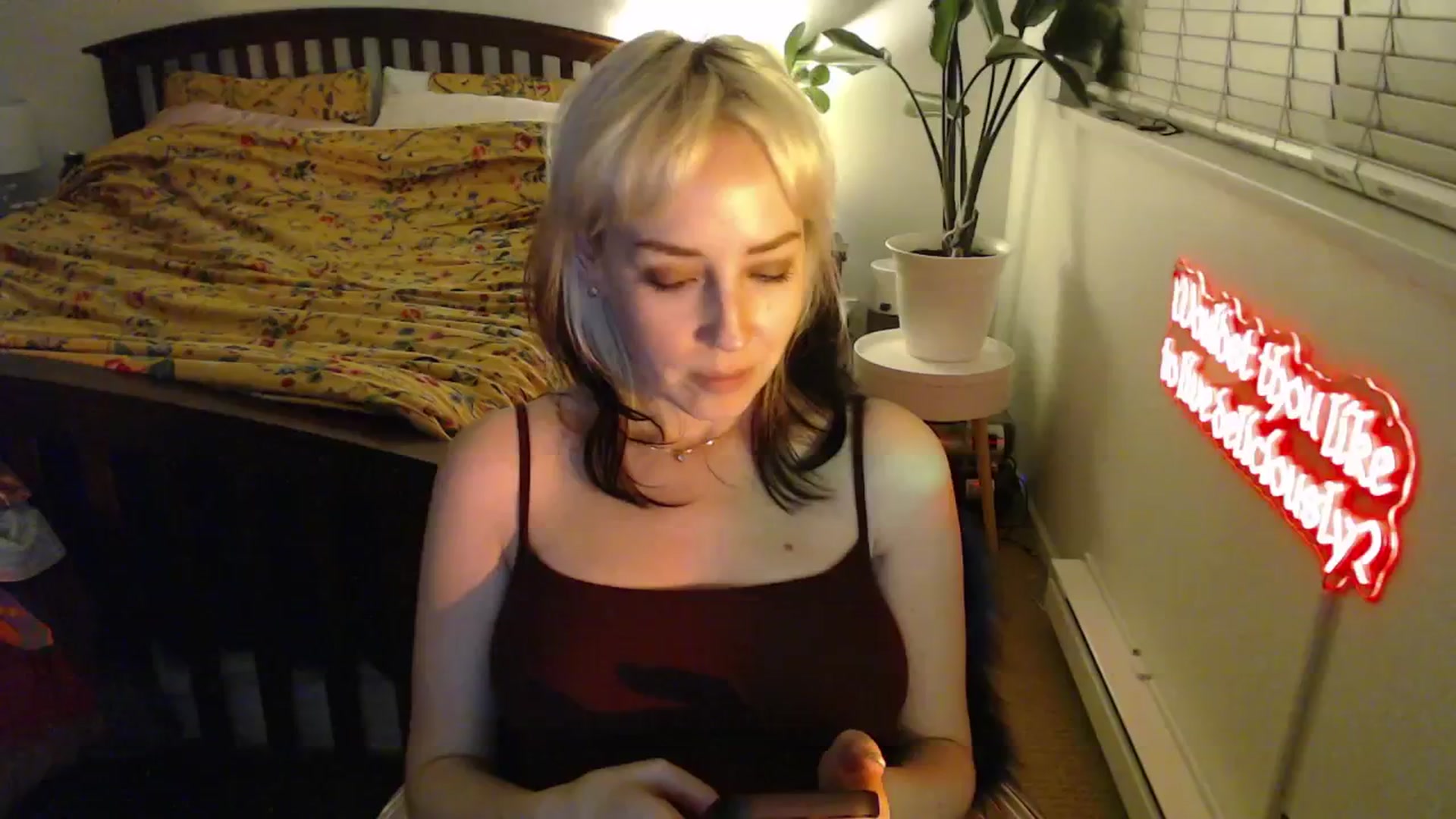 Gallery image thumbnail from NahlaHoney's myfreecams stream on, 04/11/2025, 04:39 image 18 of 20