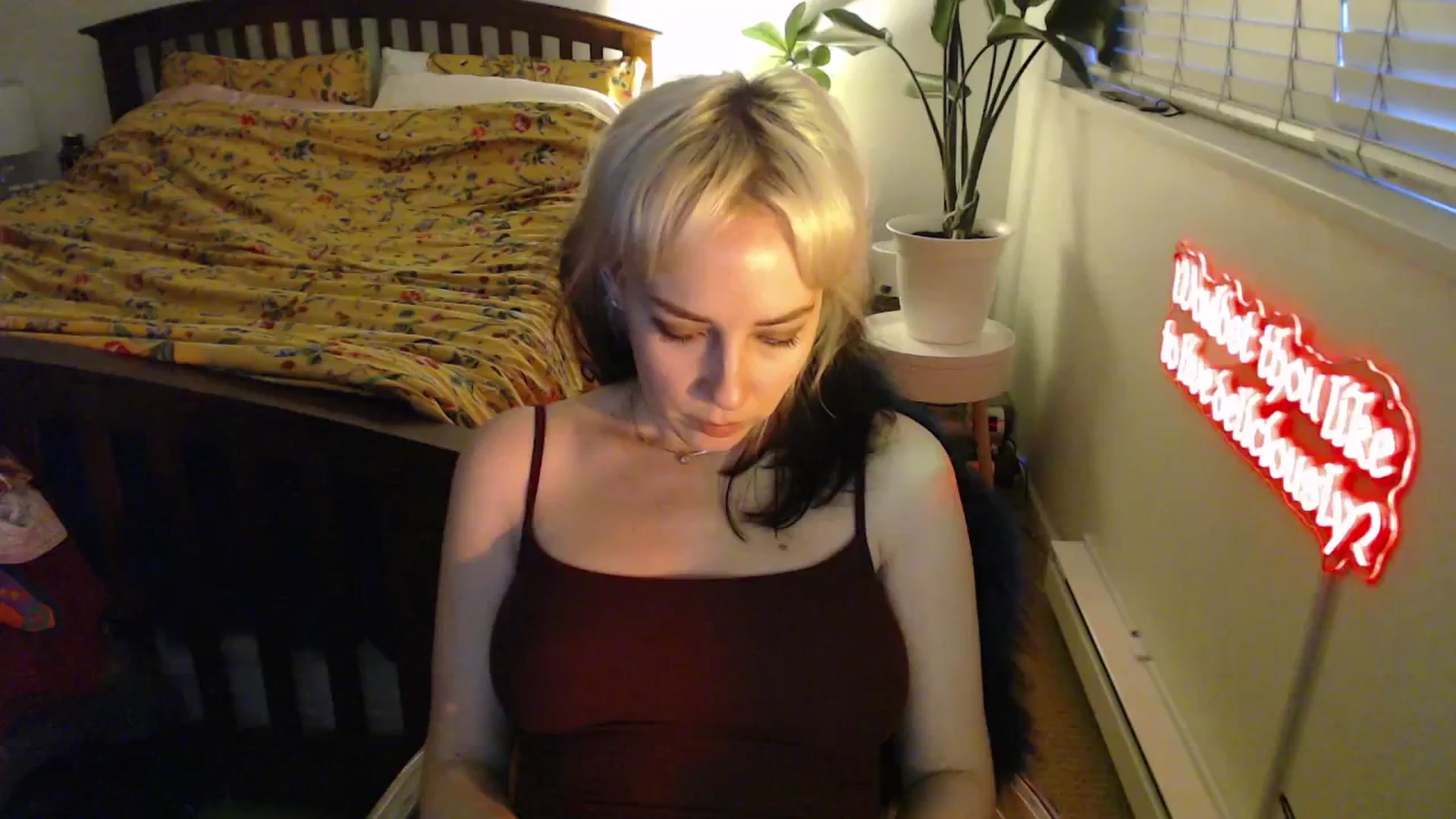 Gallery image thumbnail from NahlaHoney's myfreecams stream on, 04/11/2025, 04:39 image 8 of 20