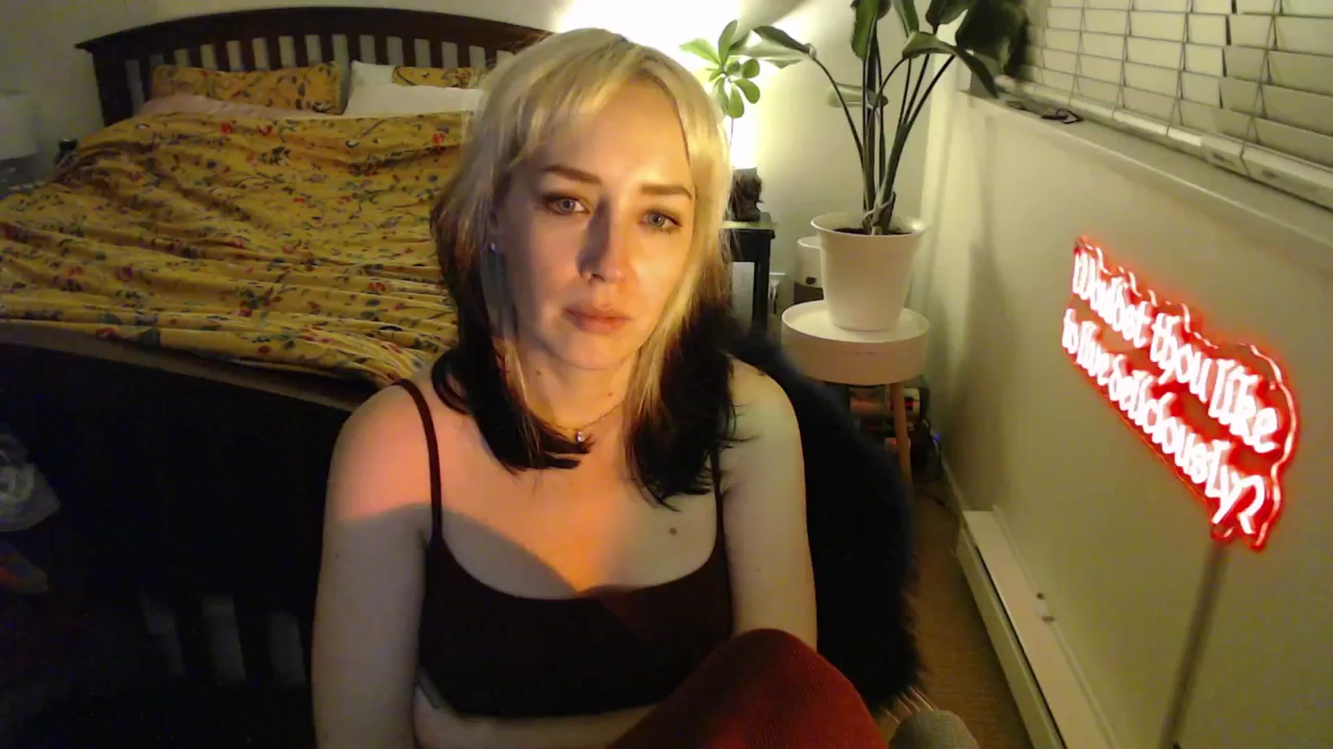 Gallery image thumbnail from NahlaHoney's myfreecams stream on, 04/11/2025, 04:39 image 16 of 20