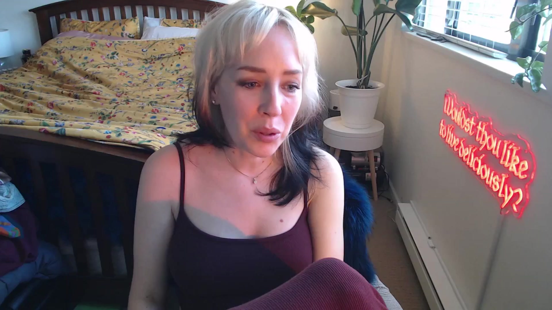 Gallery image thumbnail from NahlaHoney's myfreecams stream on, 04/11/2025, 04:39 image 1 of 20