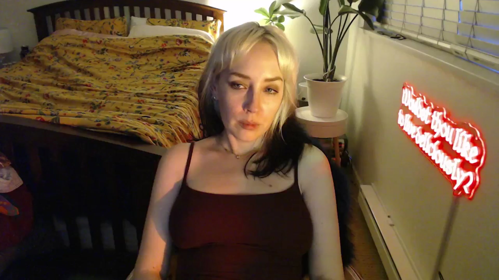 Gallery image thumbnail from NahlaHoney's myfreecams stream on, 04/11/2025, 04:39 image 9 of 20