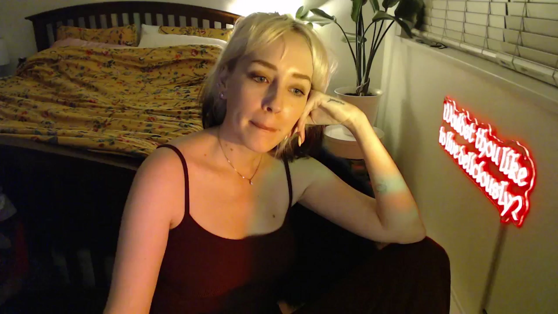 Gallery image thumbnail from NahlaHoney's myfreecams stream on, 04/11/2025, 05:01 image 19 of 20