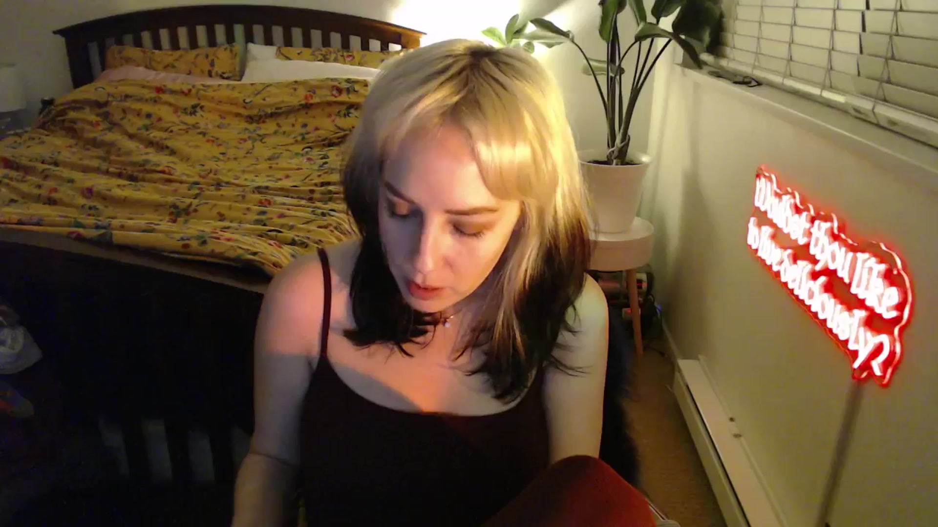 Gallery image thumbnail from NahlaHoney's myfreecams stream on, 04/11/2025, 05:01 image 1 of 20