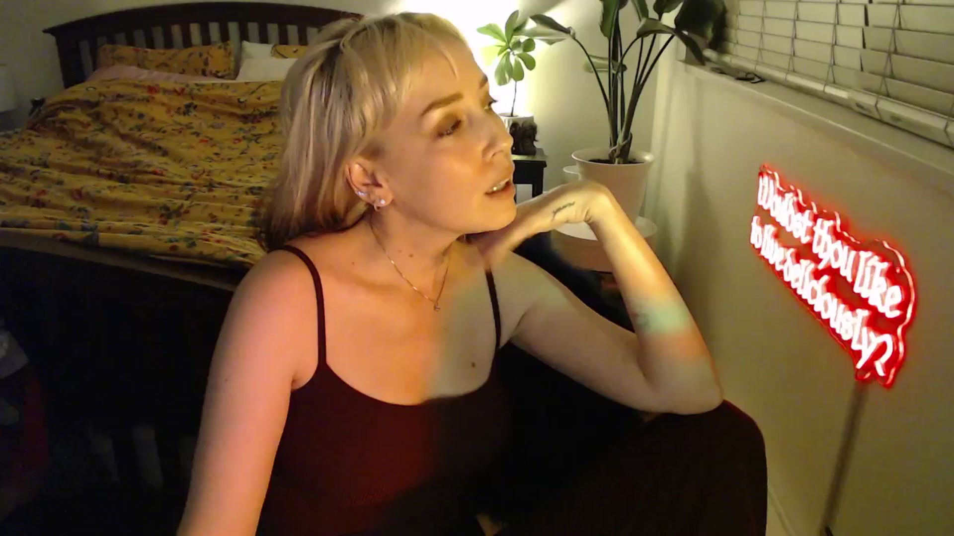 Gallery image thumbnail from NahlaHoney's myfreecams stream on, 04/11/2025, 05:01 image 18 of 20