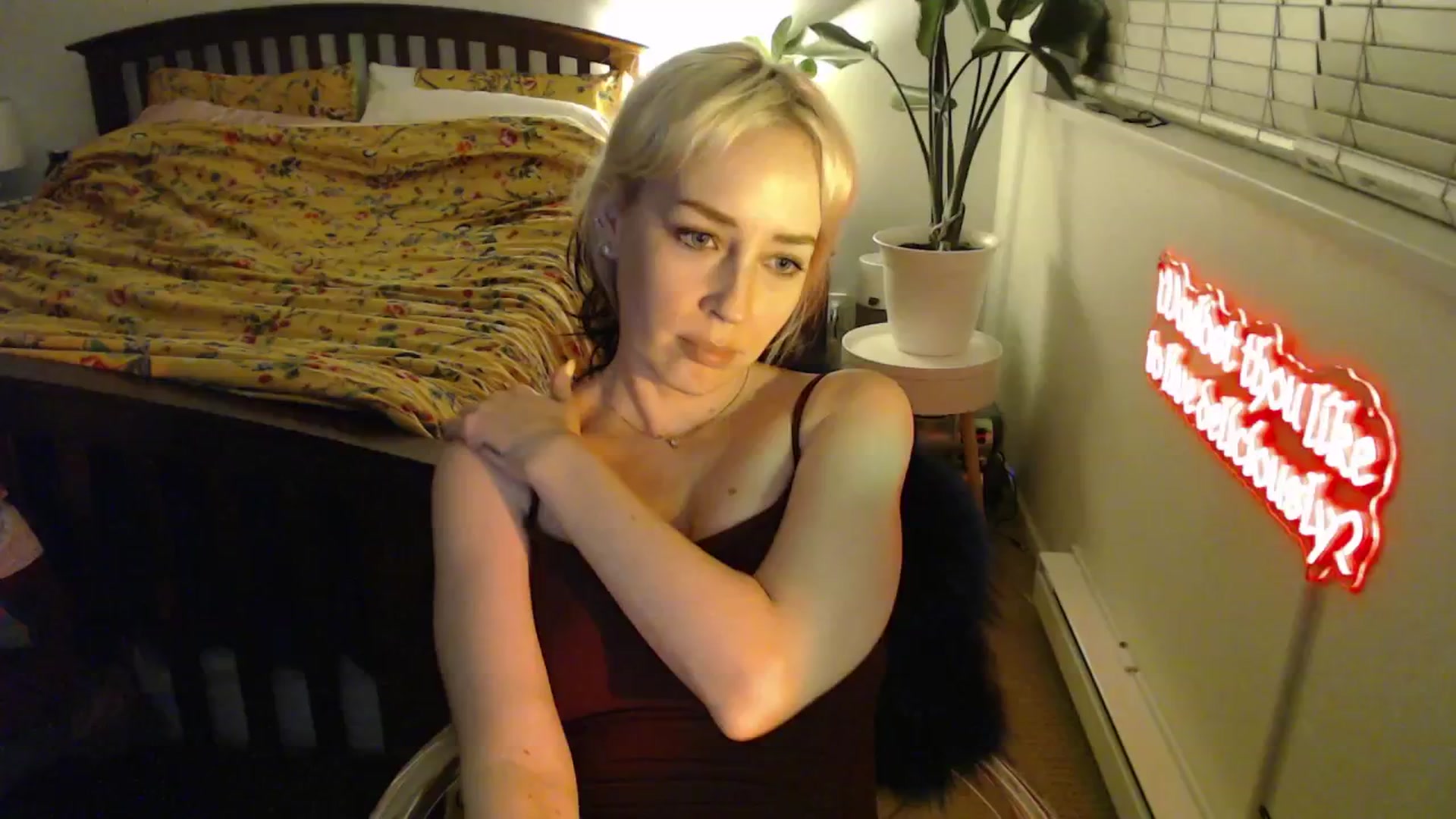 Gallery image thumbnail from NahlaHoney's myfreecams stream on, 04/11/2025, 05:01 image 8 of 20