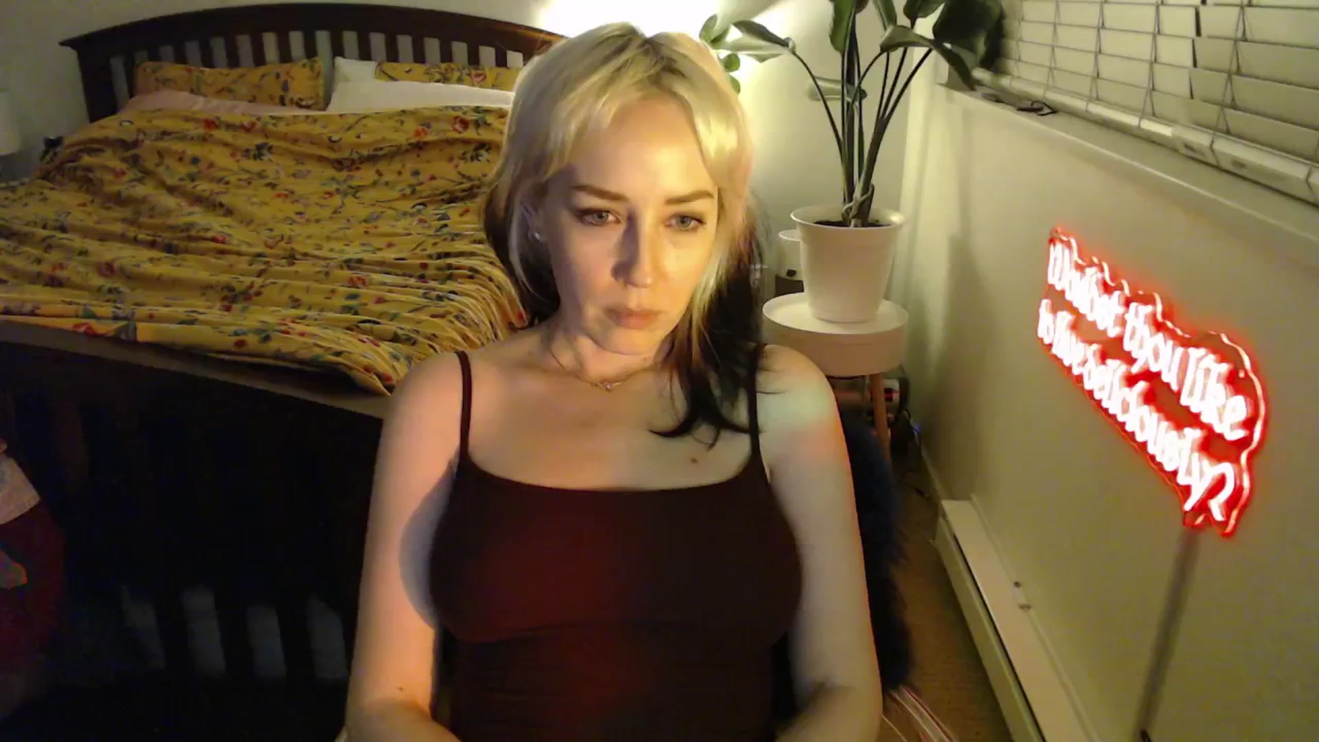 Gallery image thumbnail from NahlaHoney's myfreecams stream on, 04/11/2025, 05:01 image 6 of 20