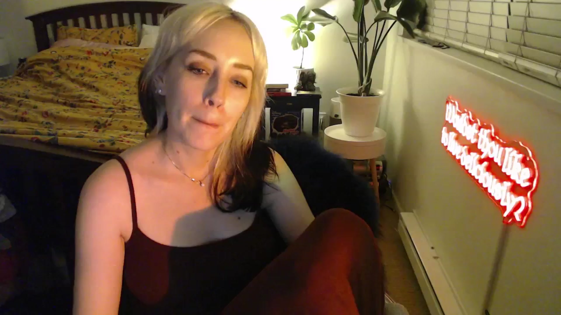 Gallery image thumbnail from NahlaHoney's myfreecams stream on, 04/11/2025, 05:01 image 12 of 20