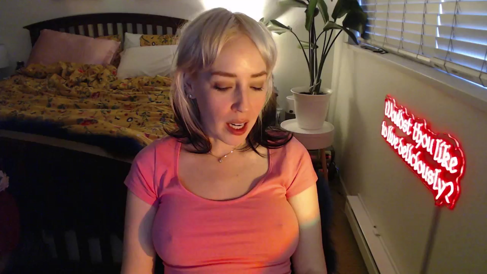 Gallery image thumbnail from NahlaHoney's myfreecams stream on, 04/16/2025, 03:23 image 6 of 20