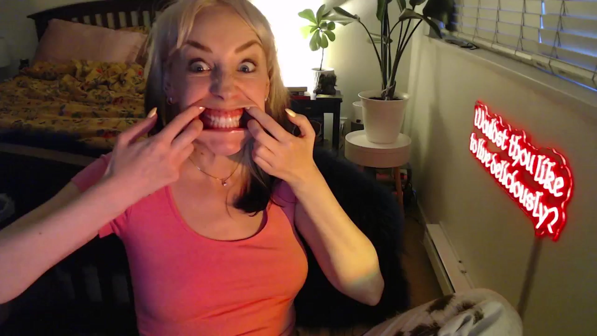 Gallery image thumbnail from NahlaHoney's myfreecams stream on, 04/16/2025, 03:23 image 15 of 20