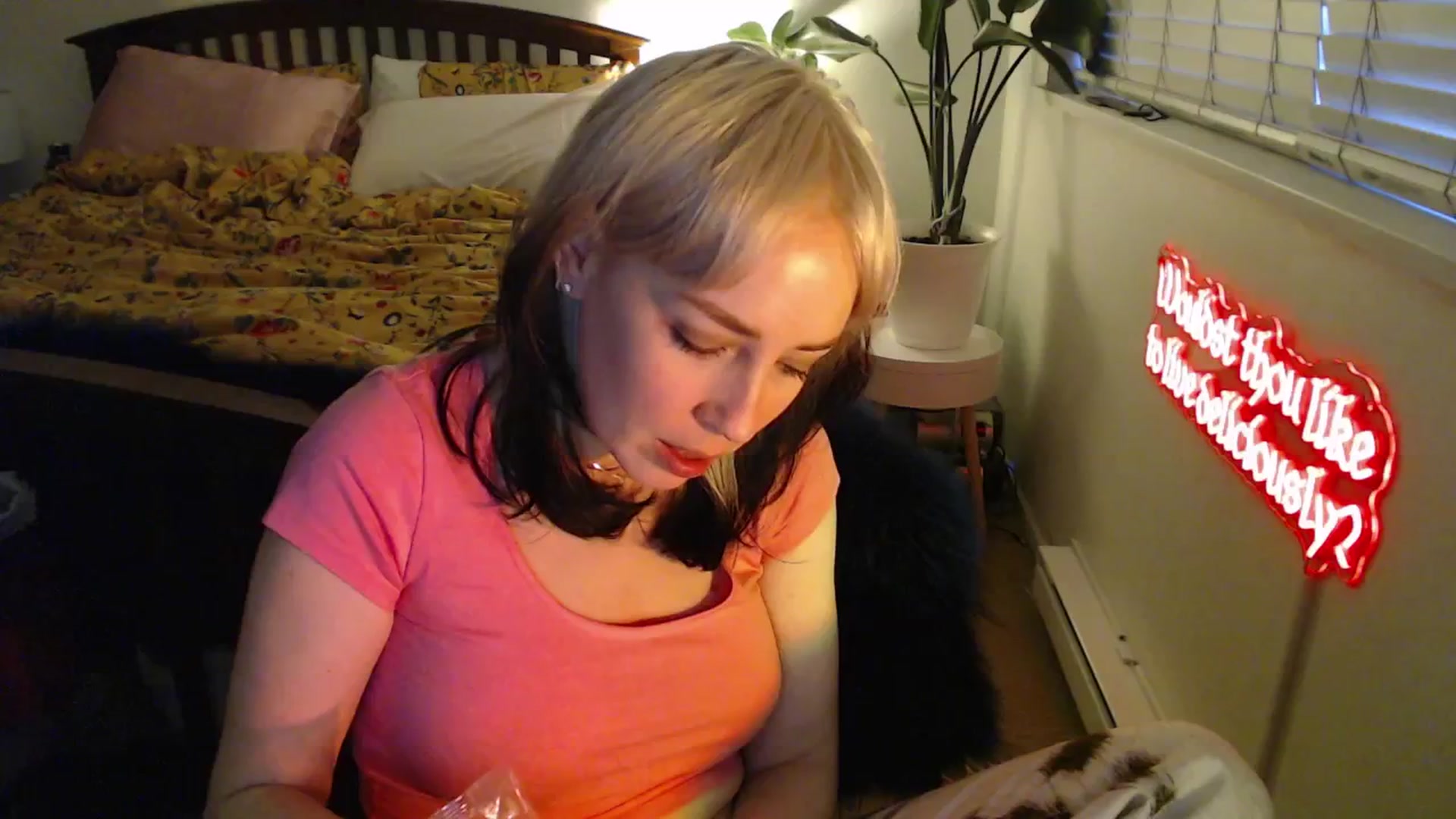 Gallery image thumbnail from NahlaHoney's myfreecams stream on, 04/16/2025, 03:23 image 13 of 20