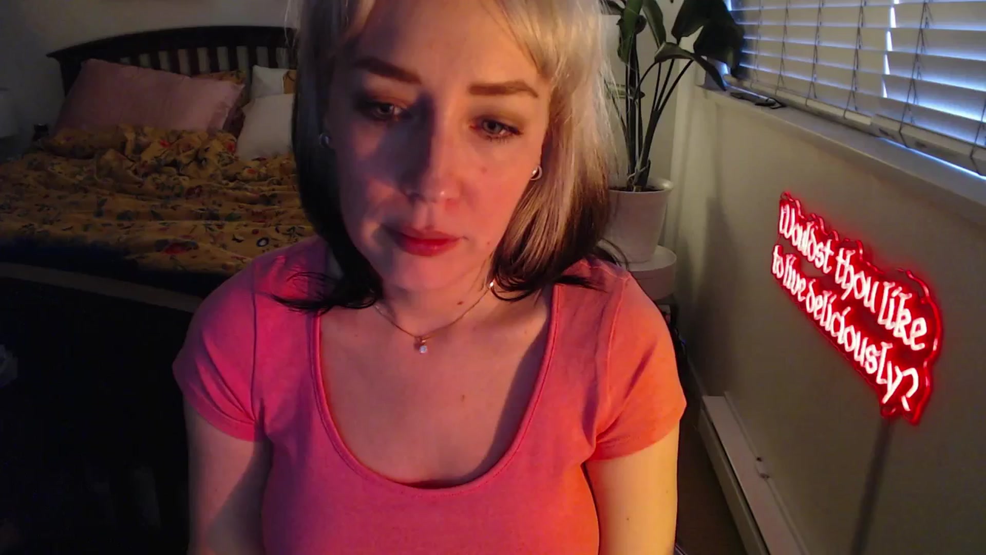 Gallery image thumbnail from NahlaHoney's myfreecams stream on, 04/16/2025, 03:23 image 1 of 20