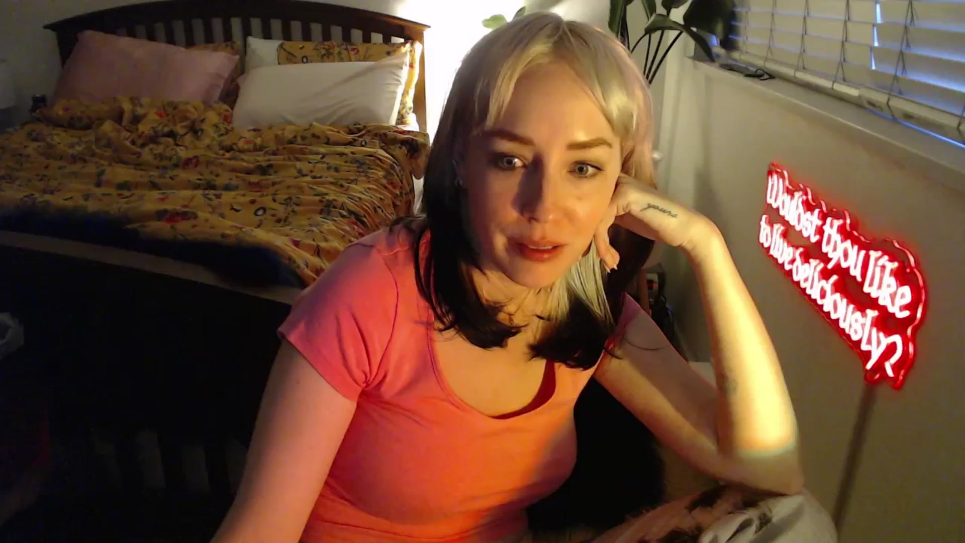 Gallery image thumbnail from NahlaHoney's myfreecams stream on, 04/16/2025, 03:23 image 12 of 20