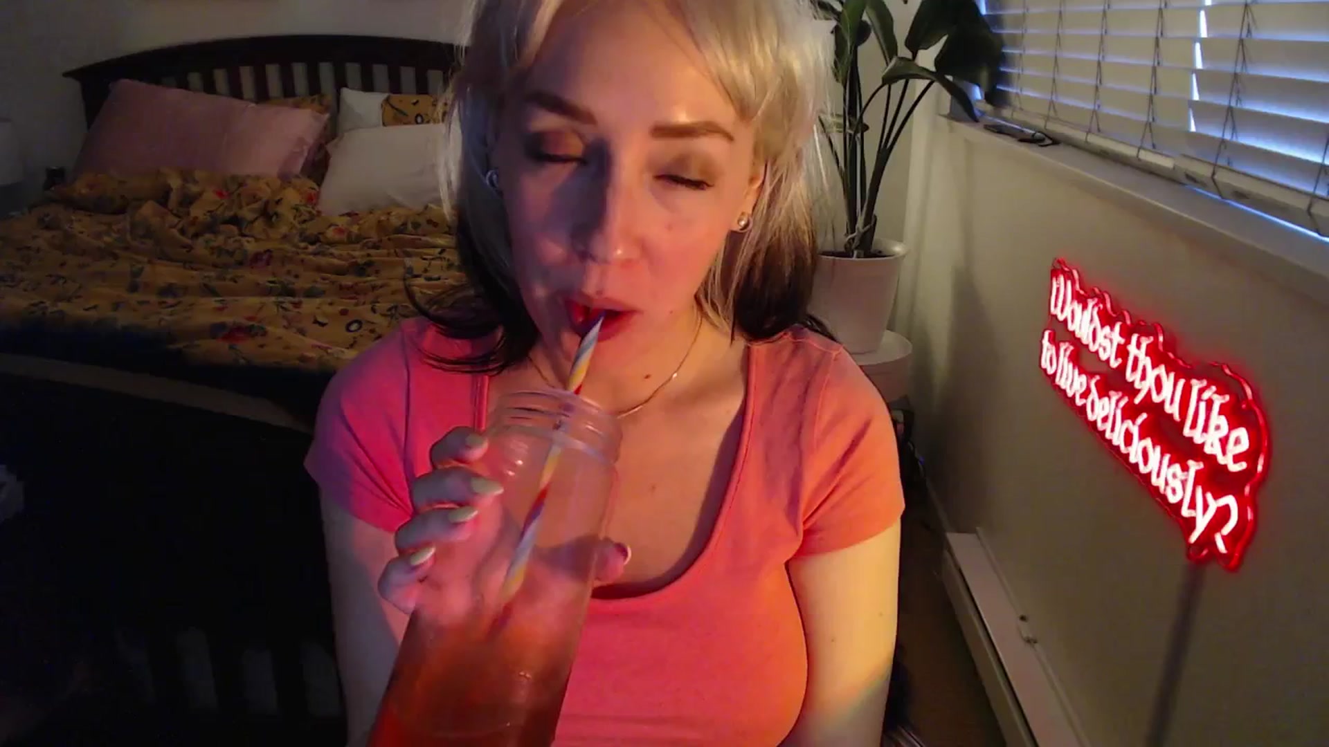 Gallery image thumbnail from NahlaHoney's myfreecams stream on, 04/16/2025, 03:23 image 5 of 20