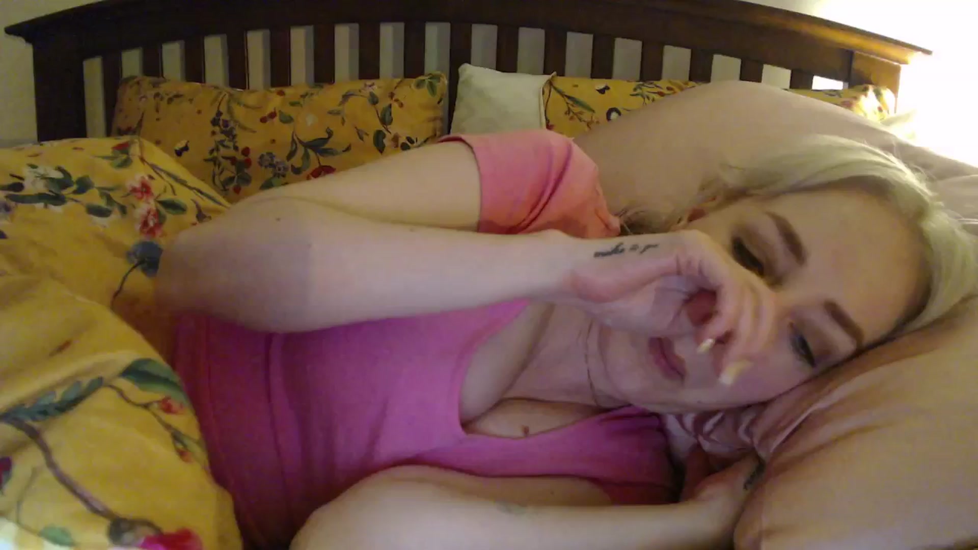 Gallery image thumbnail from NahlaHoney's myfreecams stream on, 04/16/2025, 04:19 image 5 of 20