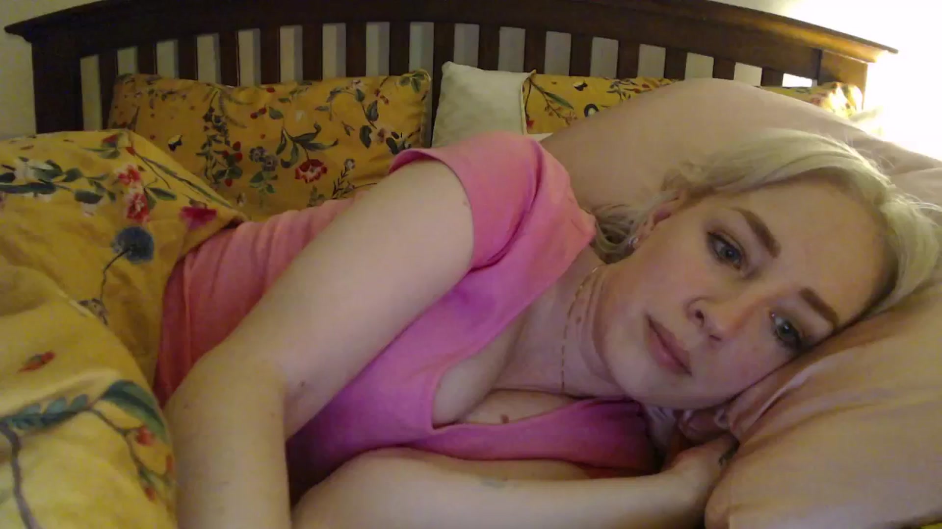 Gallery image thumbnail from NahlaHoney's myfreecams stream on, 04/16/2025, 04:19 image 4 of 20
