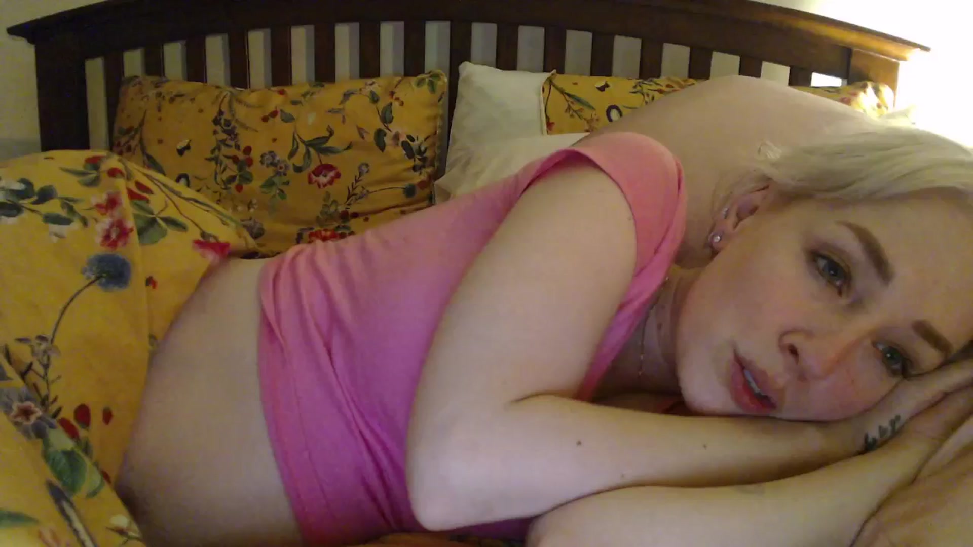 Gallery image thumbnail from NahlaHoney's myfreecams stream on, 04/16/2025, 04:19 image 11 of 20