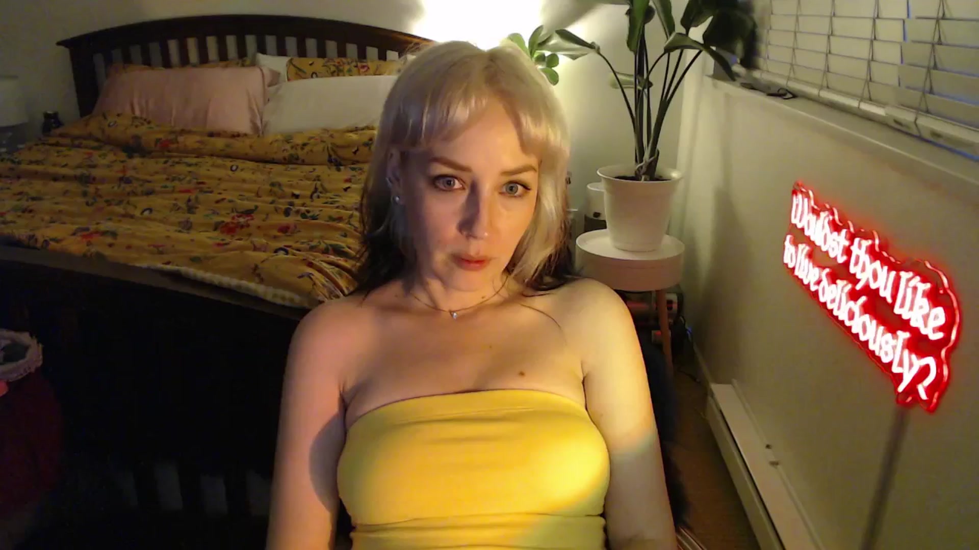 Gallery image thumbnail from NahlaHoney's myfreecams stream on, 04/17/2025, 05:05 image 11 of 20
