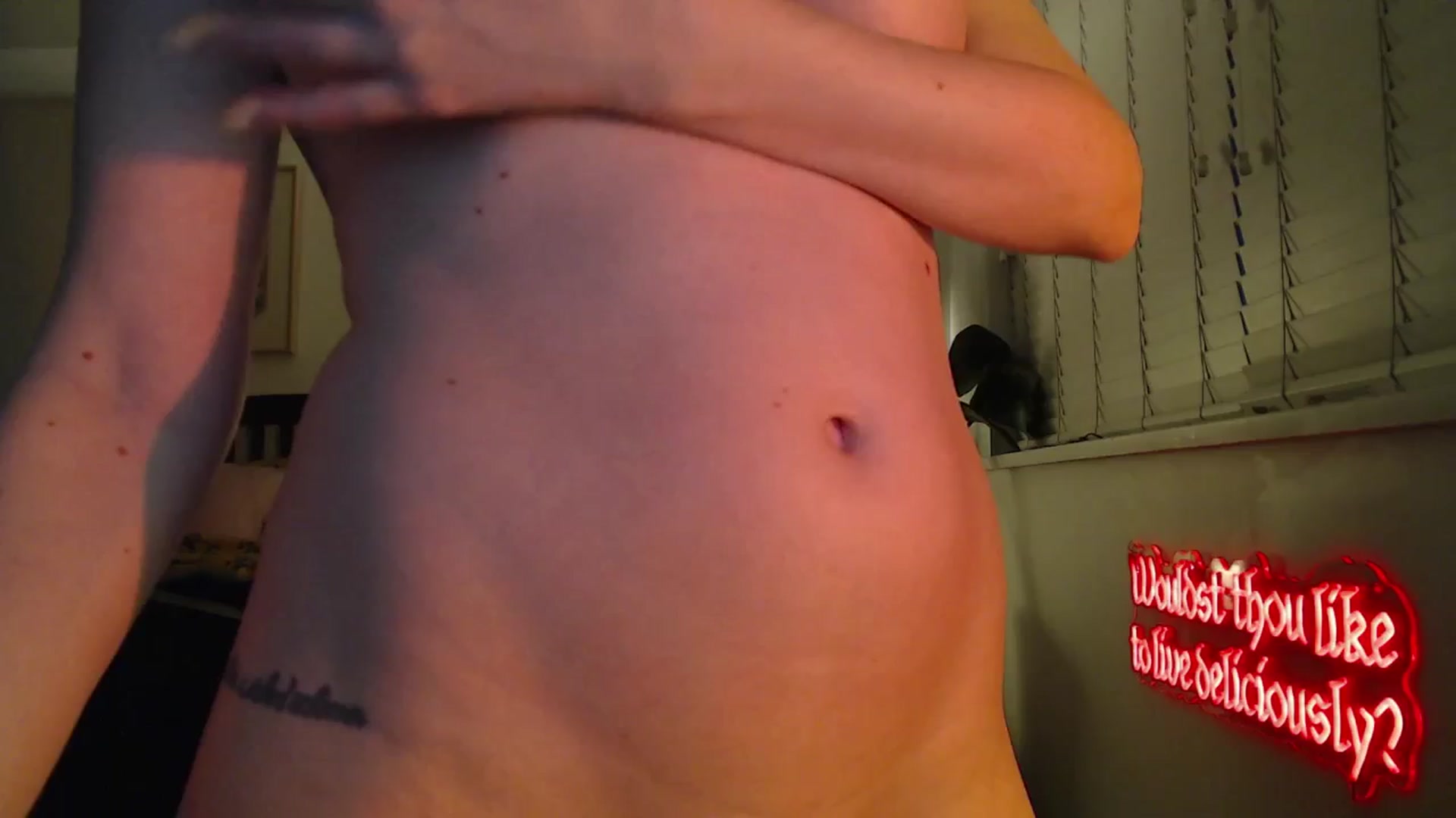 Gallery image thumbnail from NahlaHoney's myfreecams stream on, 04/18/2025, 04:36 image 17 of 20
