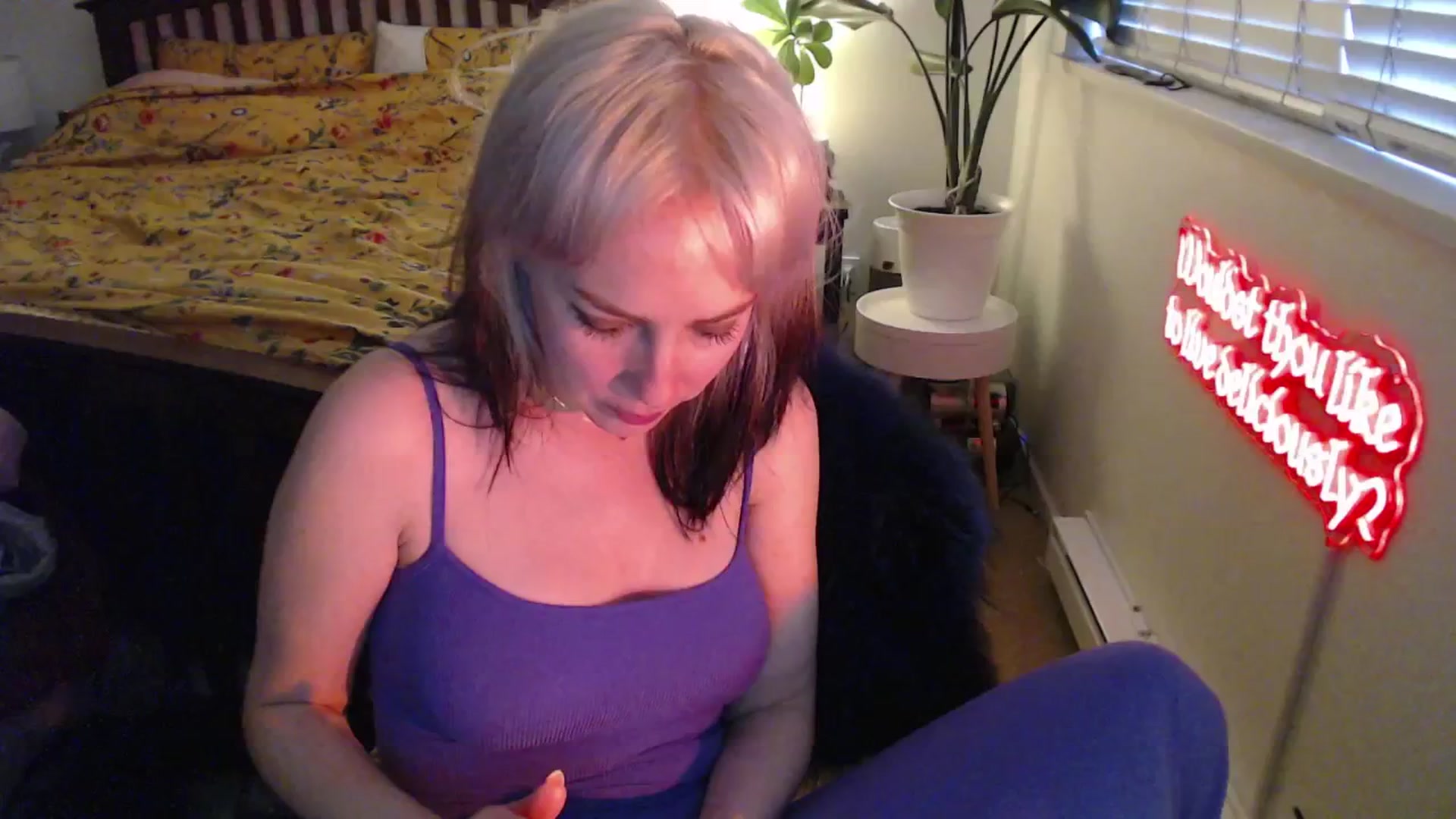 Gallery image thumbnail from NahlaHoney's myfreecams stream on, 04/21/2025, 04:50 image 9 of 20