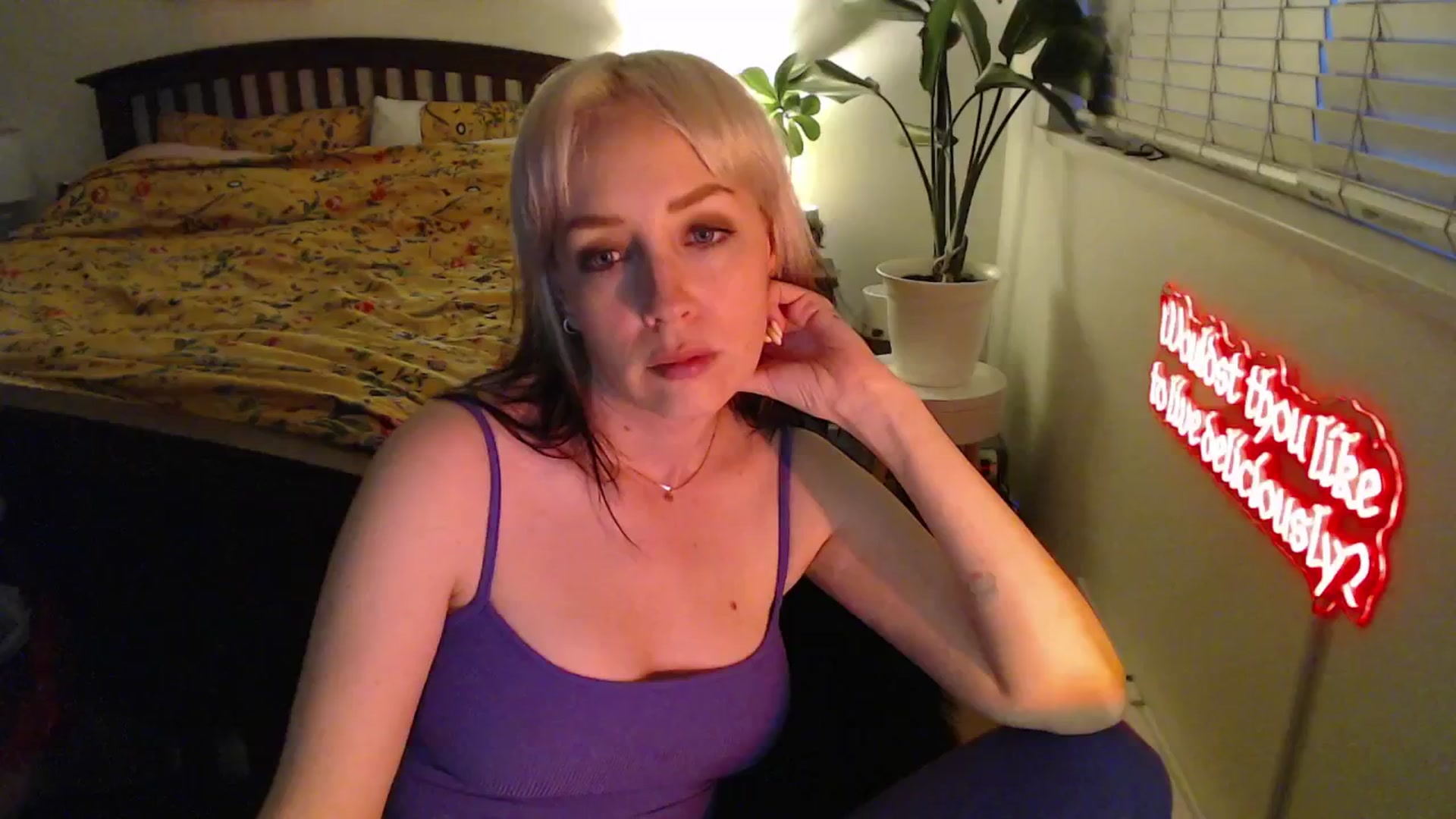 Gallery image thumbnail from NahlaHoney's myfreecams stream on, 04/21/2025, 04:50 image 13 of 20