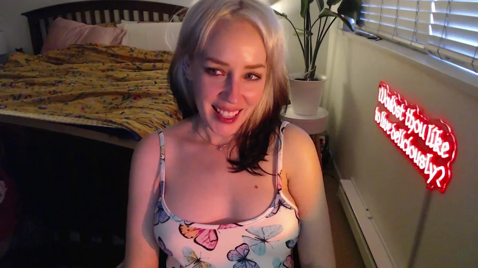 Gallery image thumbnail from NahlaHoney's myfreecams stream on, 04/22/2025, 04:14 image 11 of 20