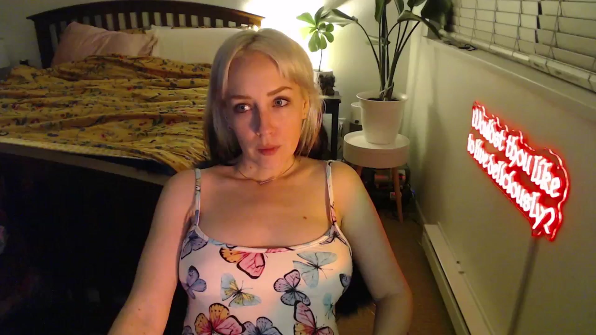 Gallery image thumbnail from NahlaHoney's myfreecams stream on, 04/22/2025, 04:14 image 19 of 20