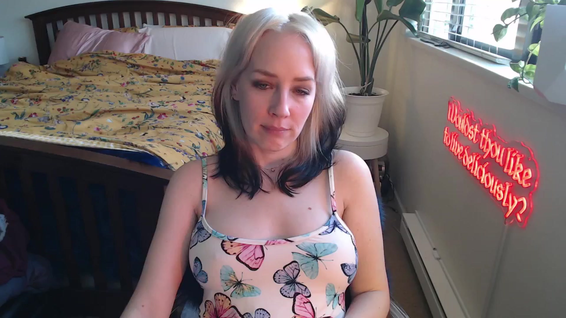 Gallery image thumbnail from NahlaHoney's myfreecams stream on, 04/22/2025, 04:14 image 8 of 20